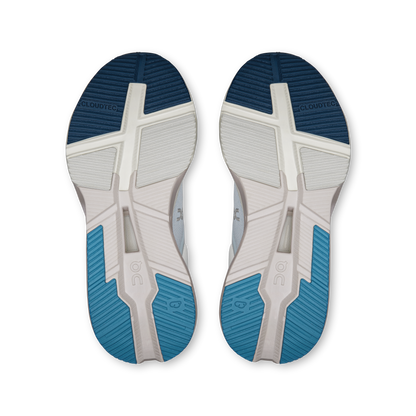 on running cloudnova x arctic niagara (women's)