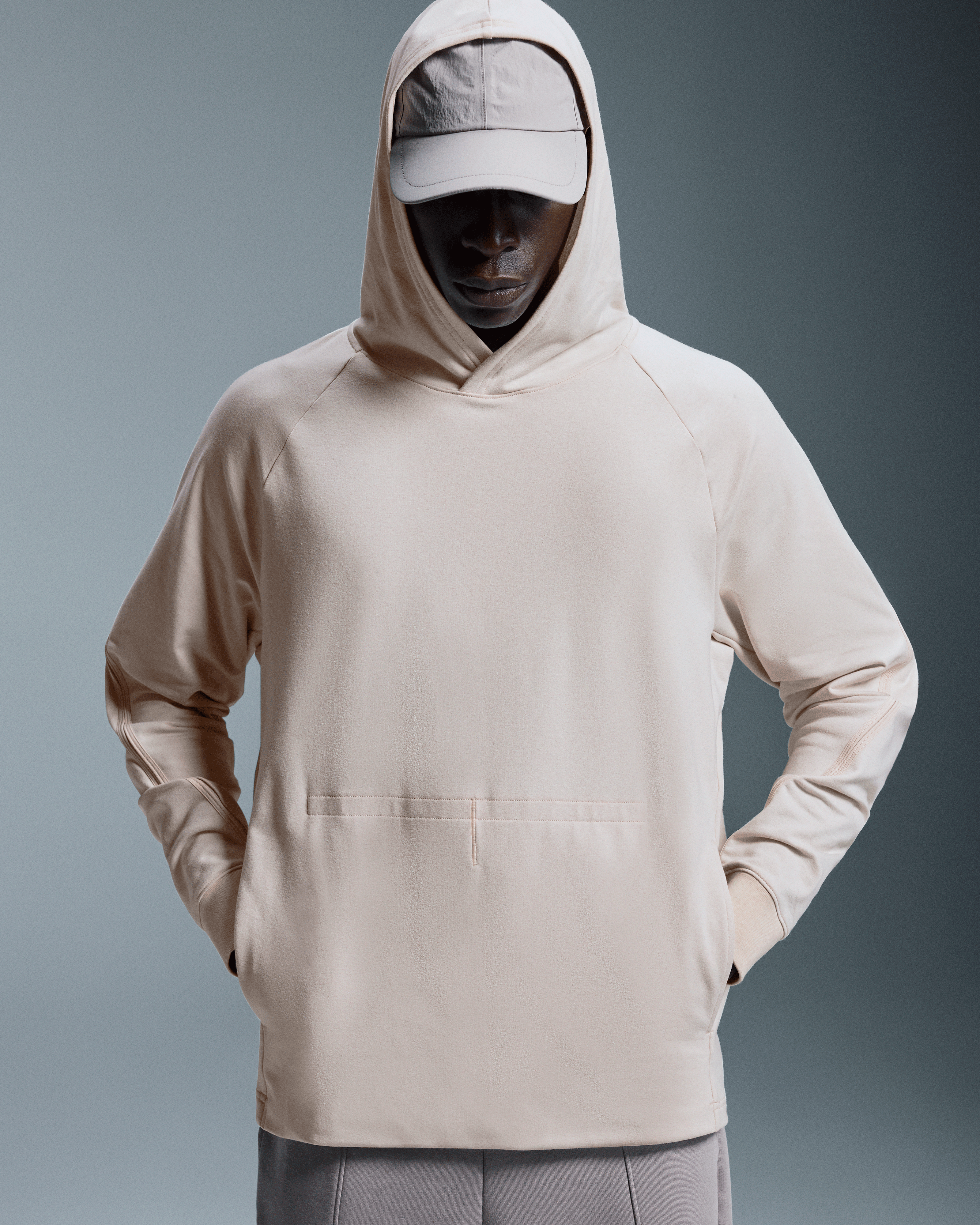 On Movement Hoodie Sand