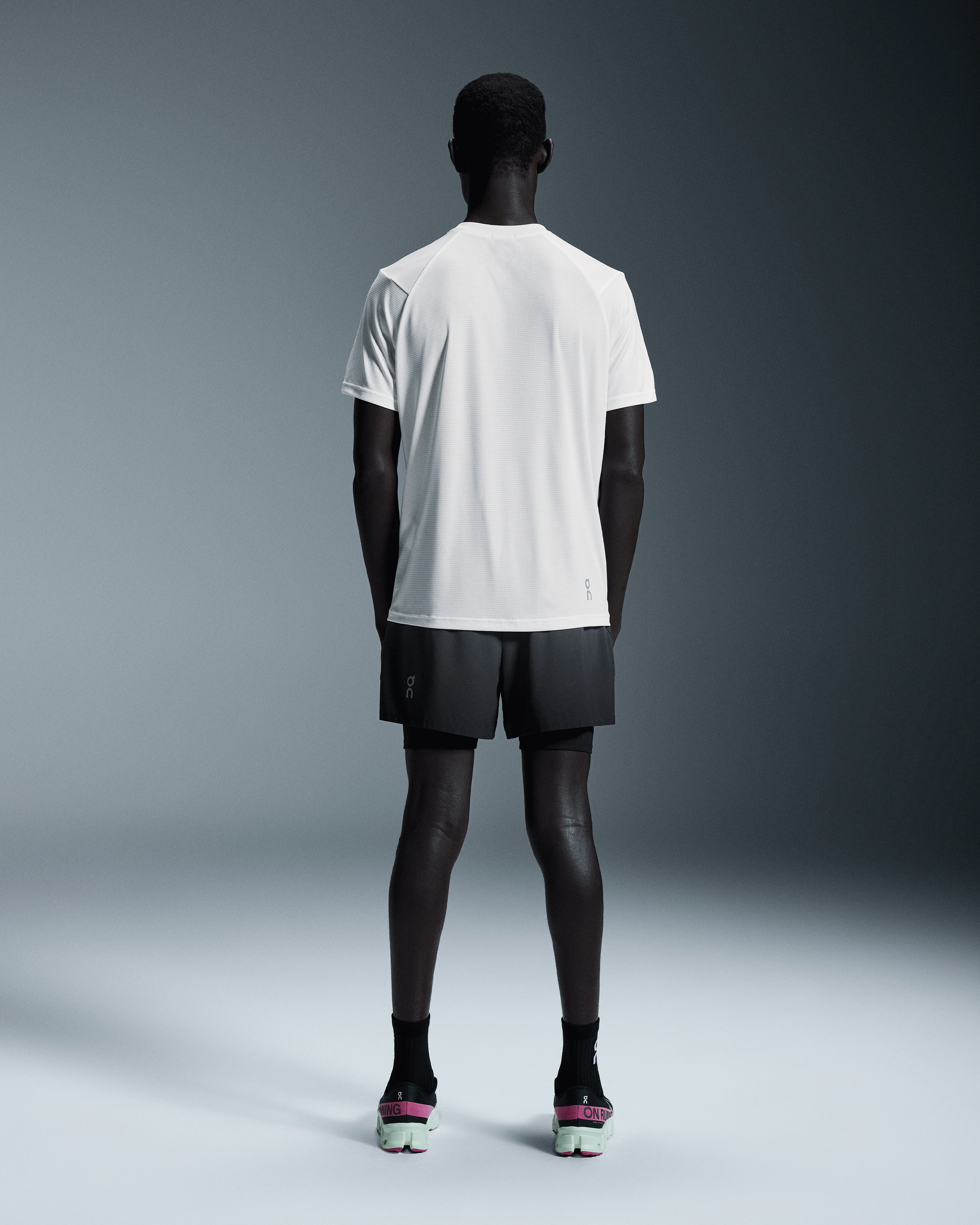 On Pace-T Undyed | Pink