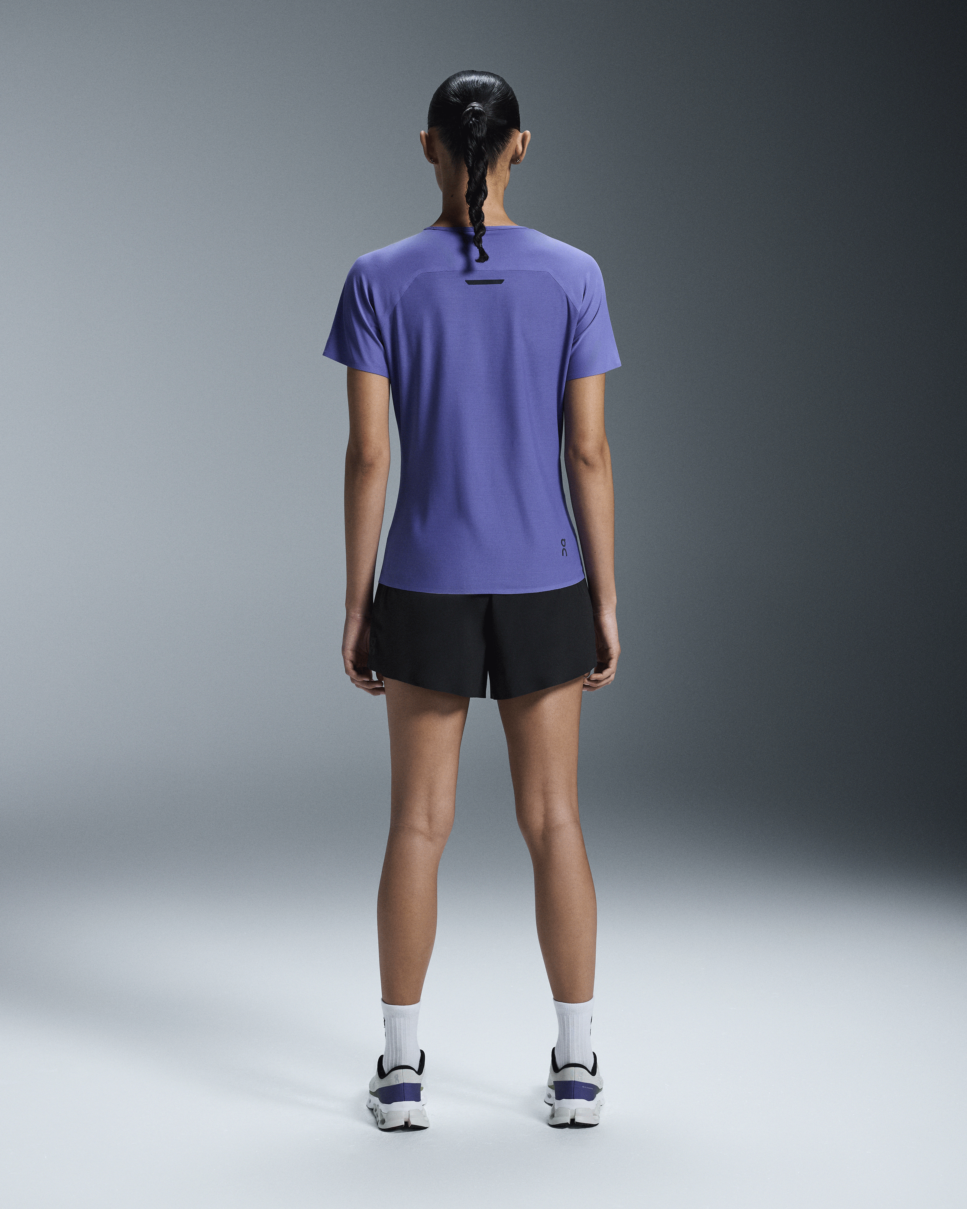 on performance-t Iris (Women's)