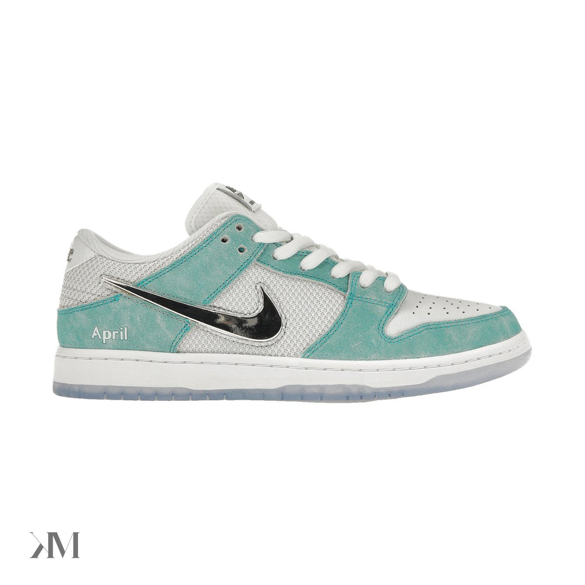 Nike SB Dunk Low April Skateboards, side profile