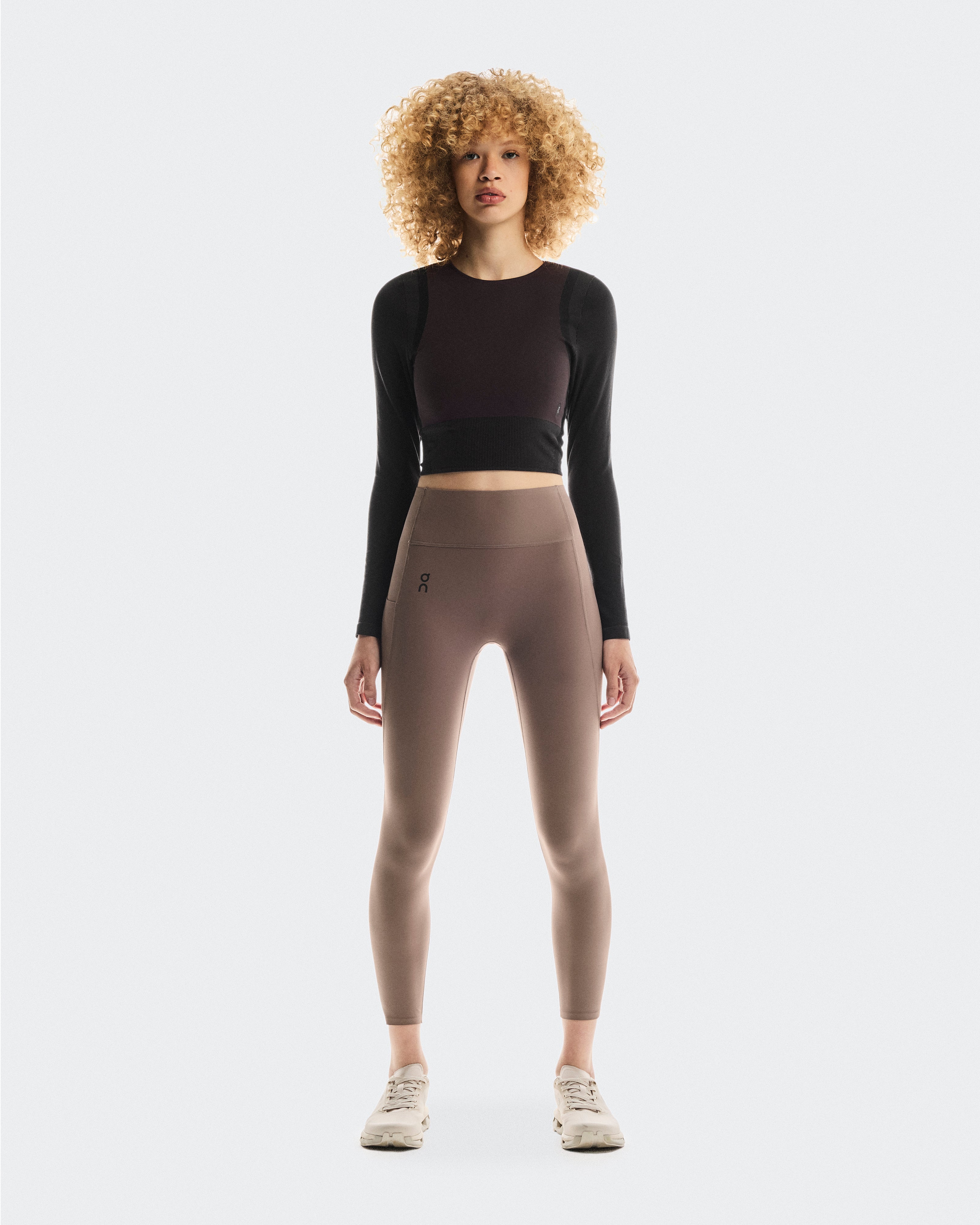 On Studio Knit Long-T Crop Pebble | Black (Women's)