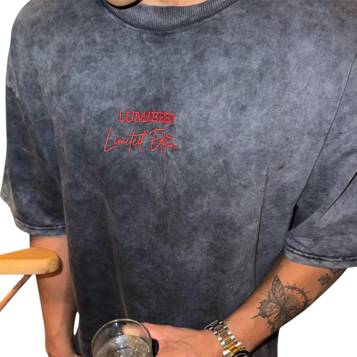 LUMIÈRES SNOBIETY TEE