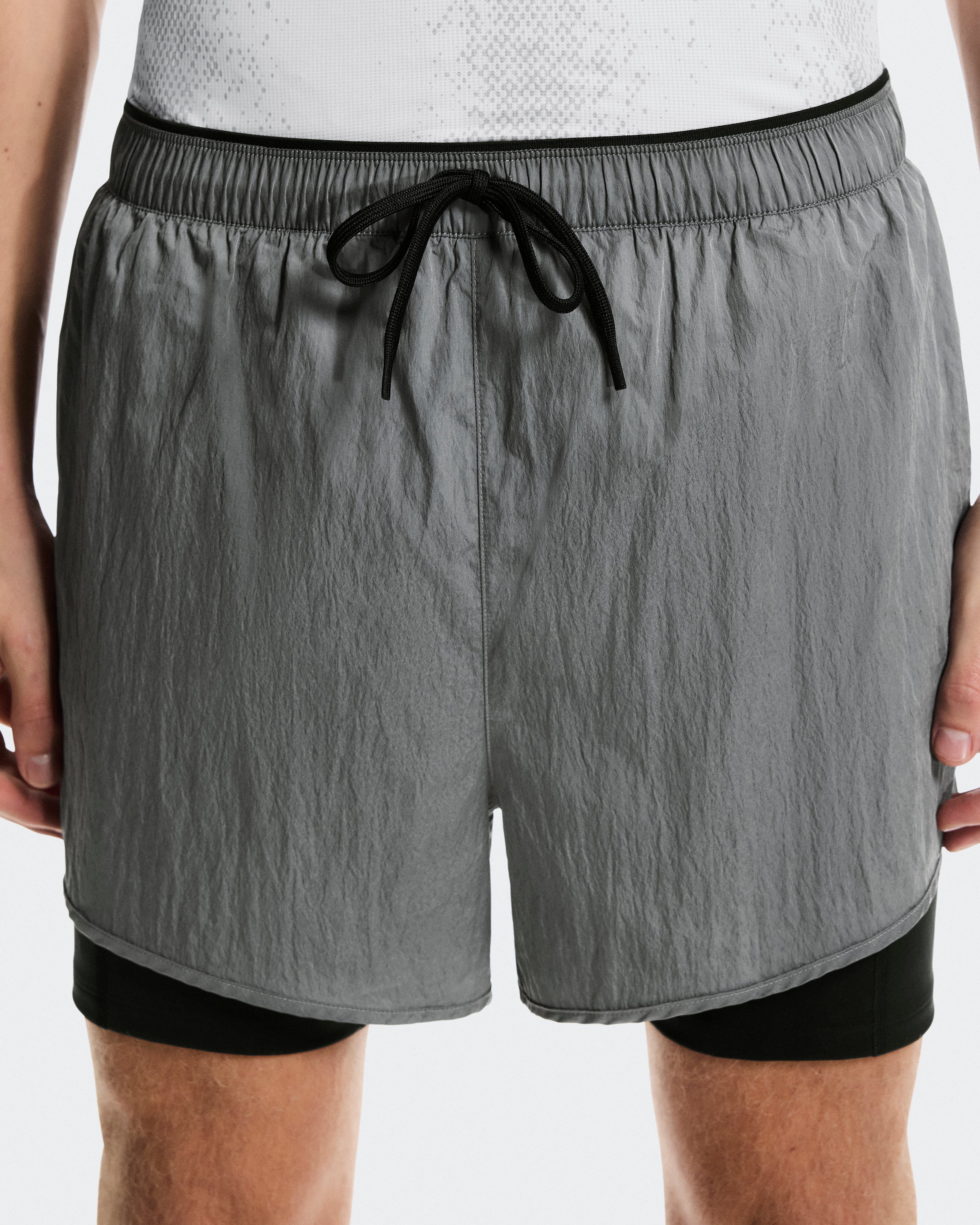 On Performance Volt Shorts Glacier
