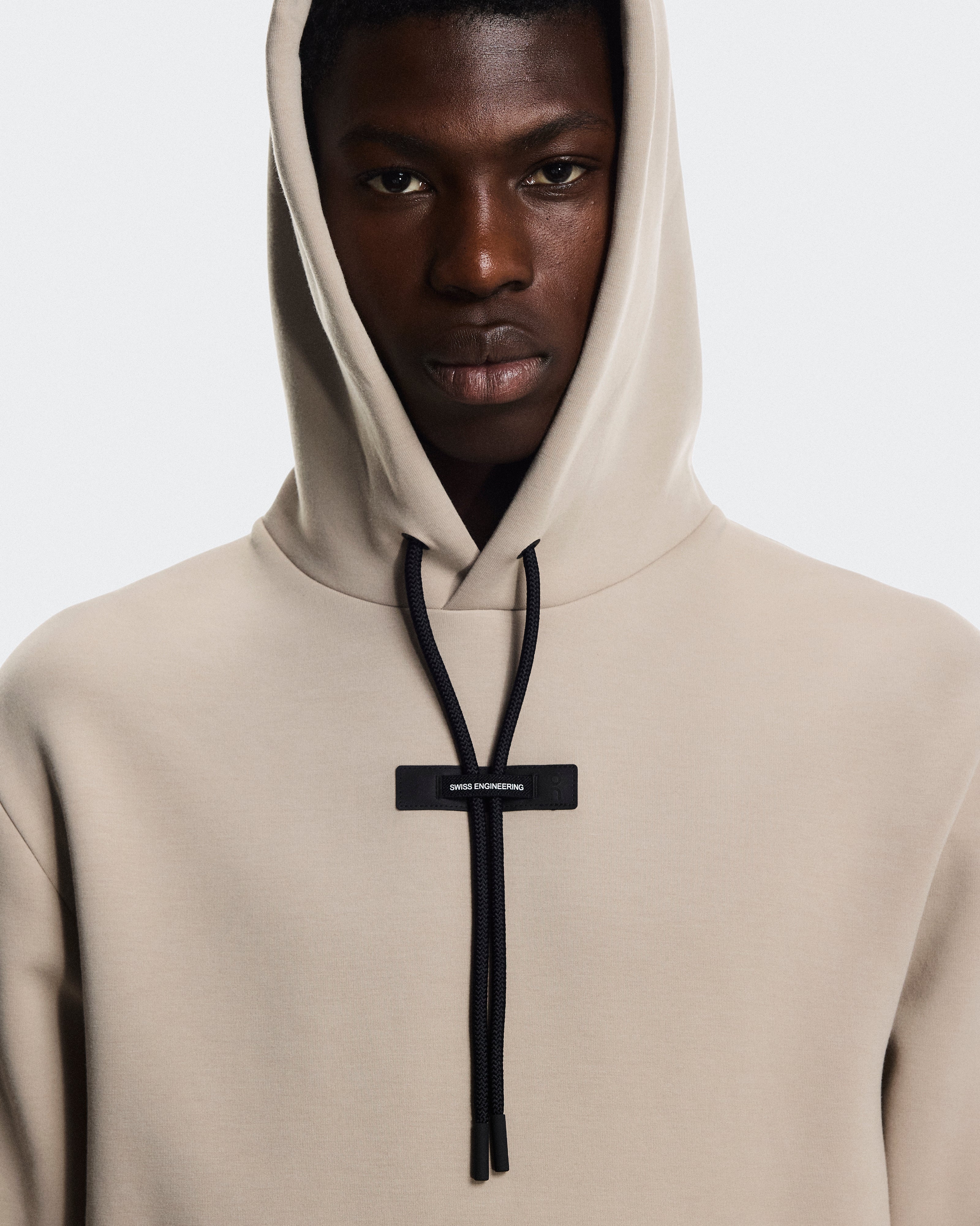 On Focus Tech Hoodie Desert