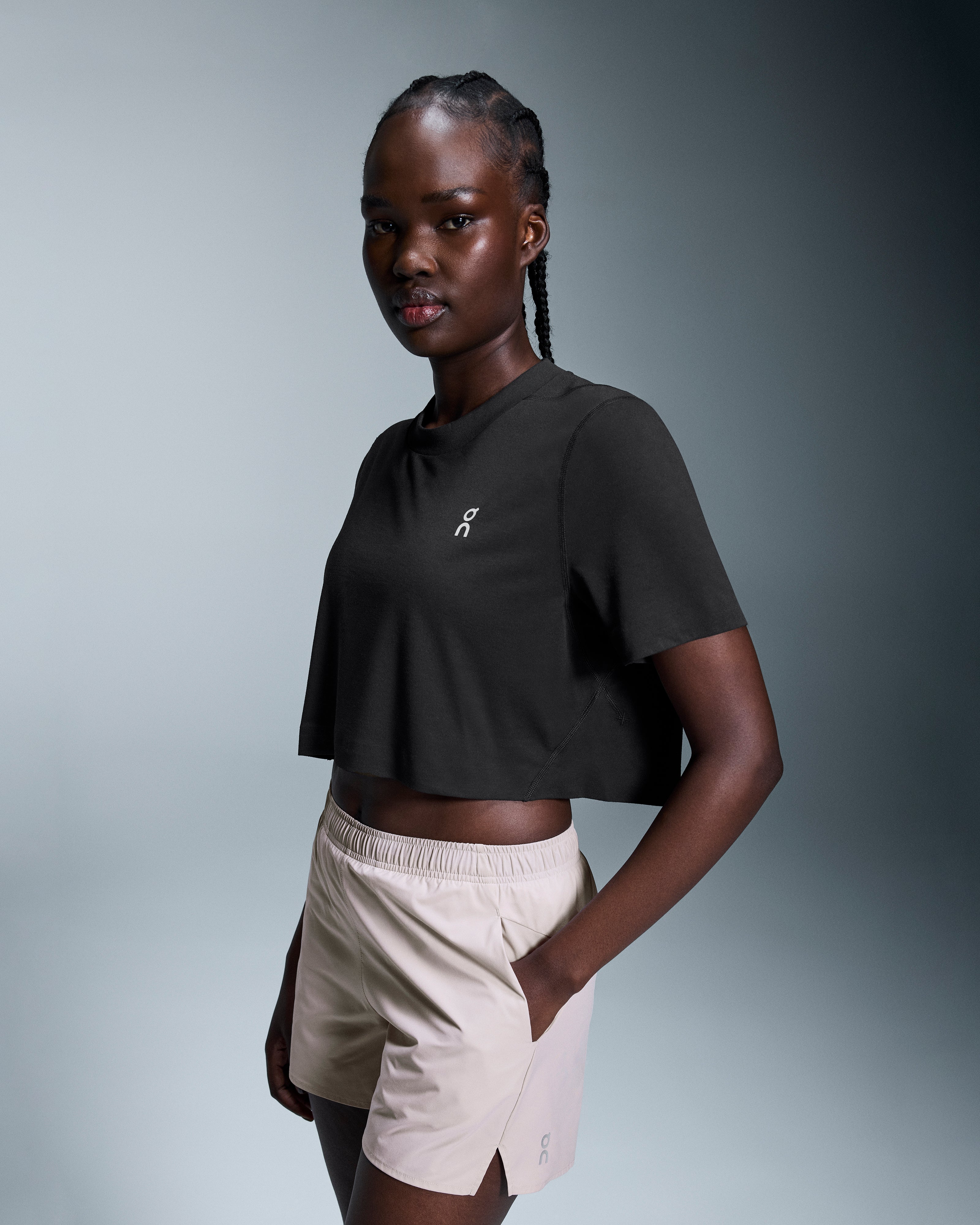 on active-t crop Black (Women's)