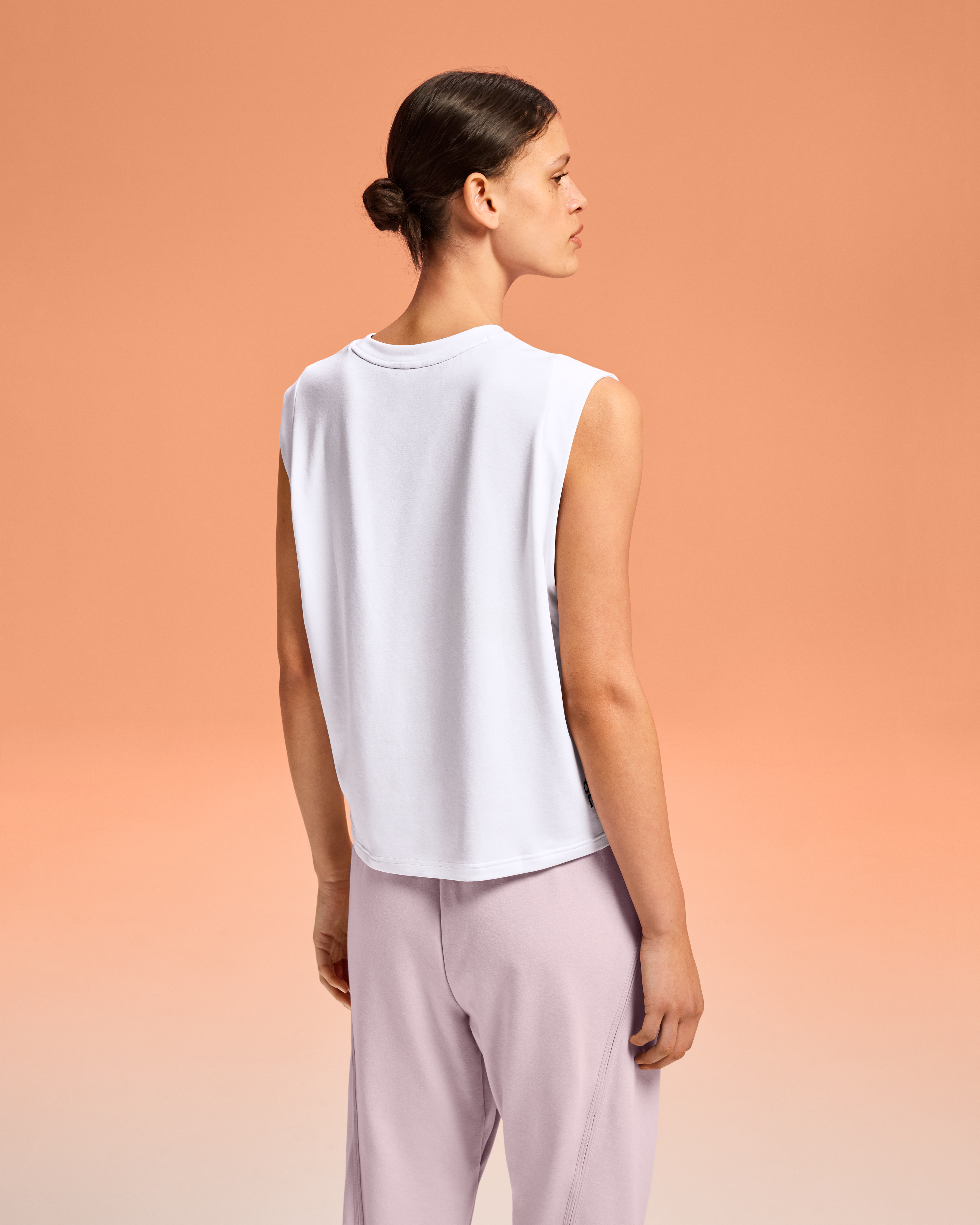 on focus crop White (Women's)