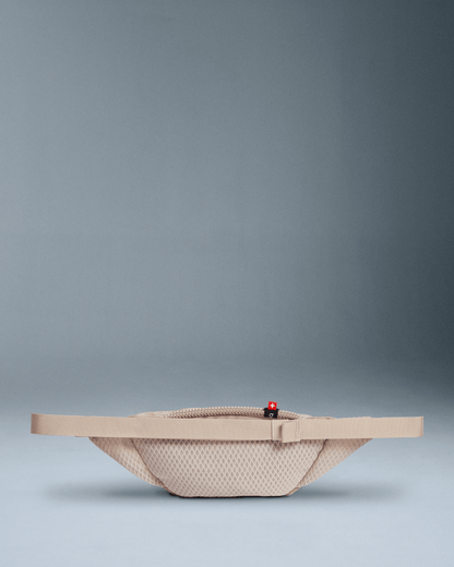 On Waist Pack 2L Lite Sand