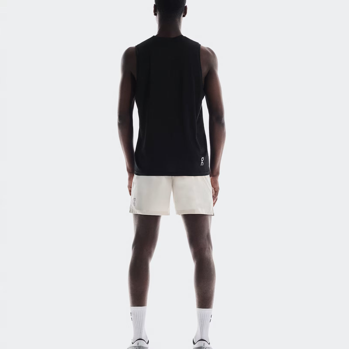 On 5" Core Shorts Sand