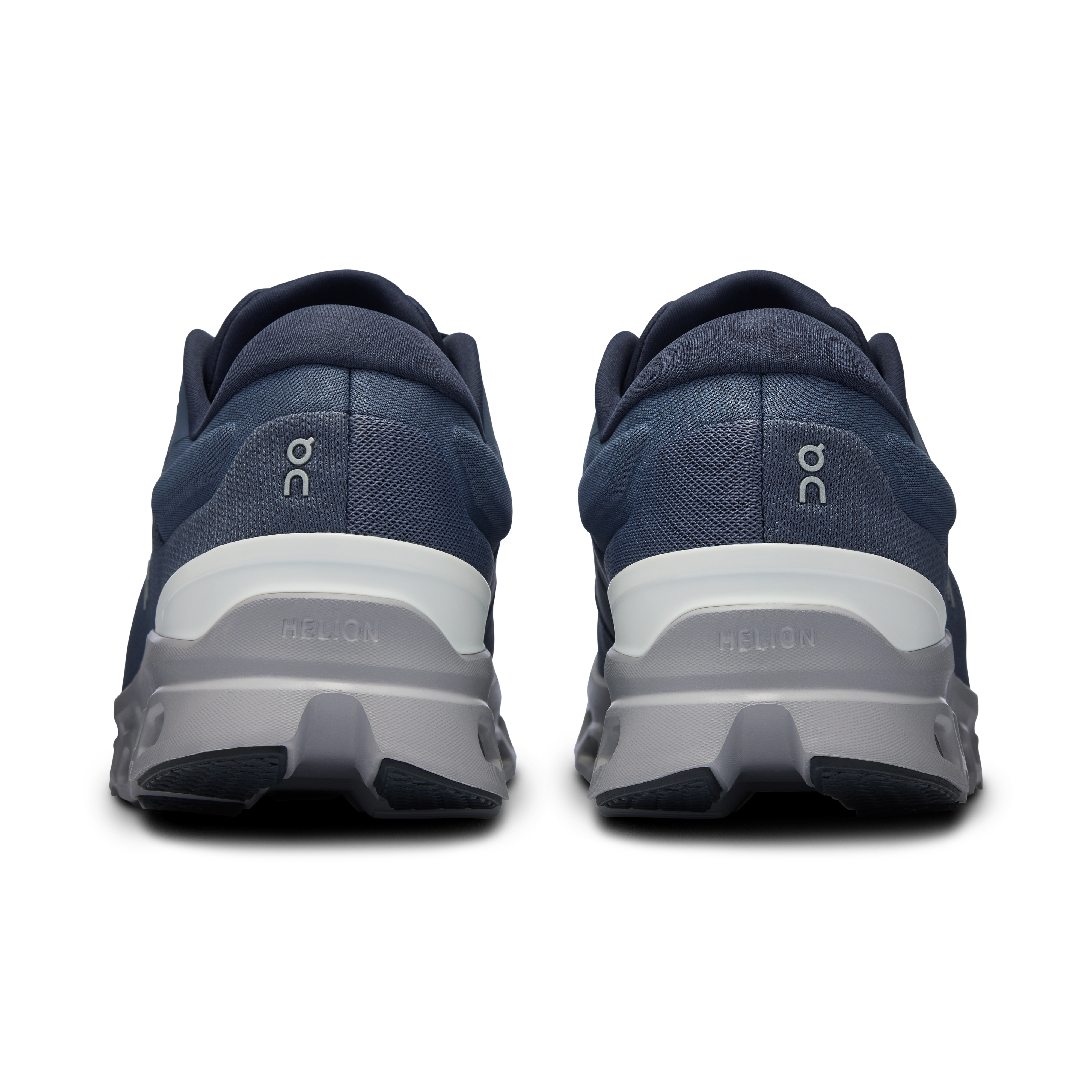 On Cloudstratus 3 Metal Glacier