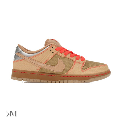 Nike SB Dunk Low Pro Som Tum, side profile
