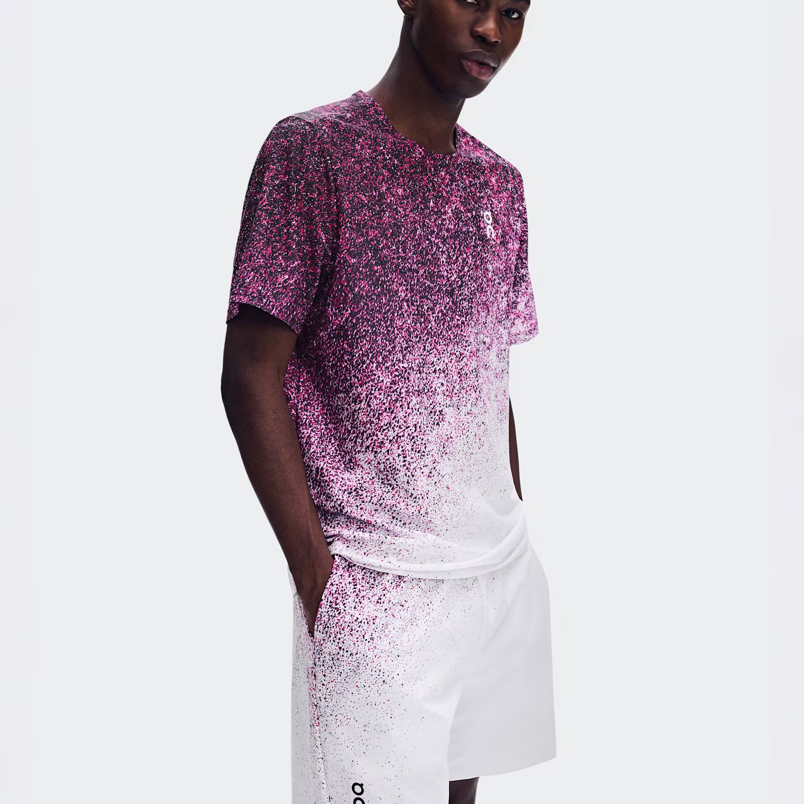 On 7" Court Shorts Fade Nebula | White