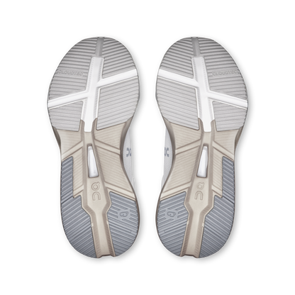 on running cloudnova x white glacier (women's)