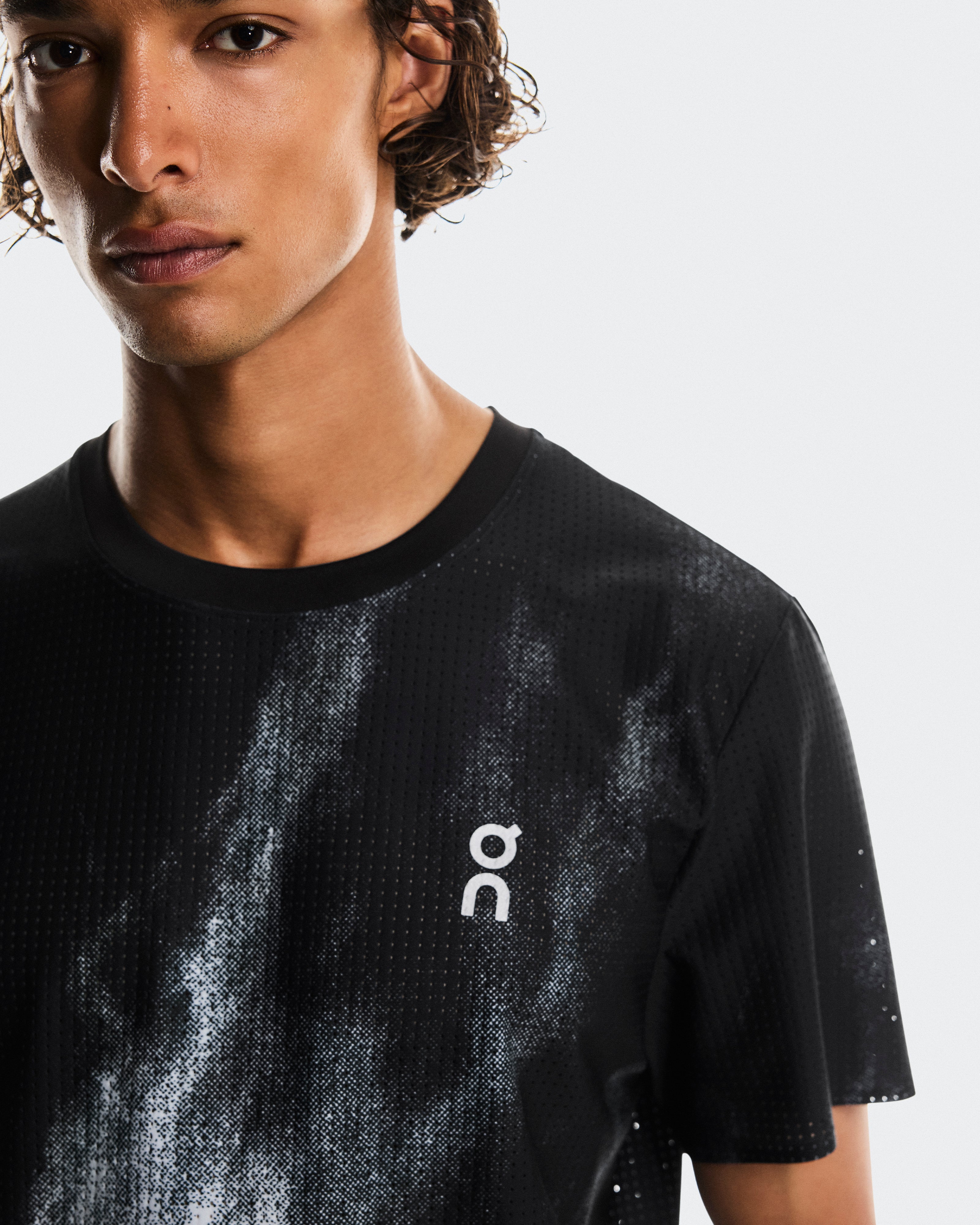 On Pace Mesh-T Black | Glacier