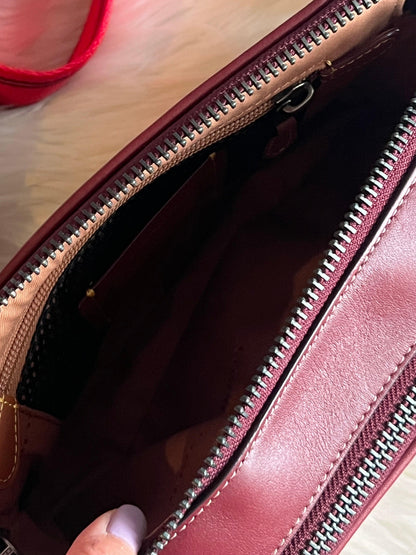 Club De Mode Coach Charter Crossbody 24 With Coach Badge