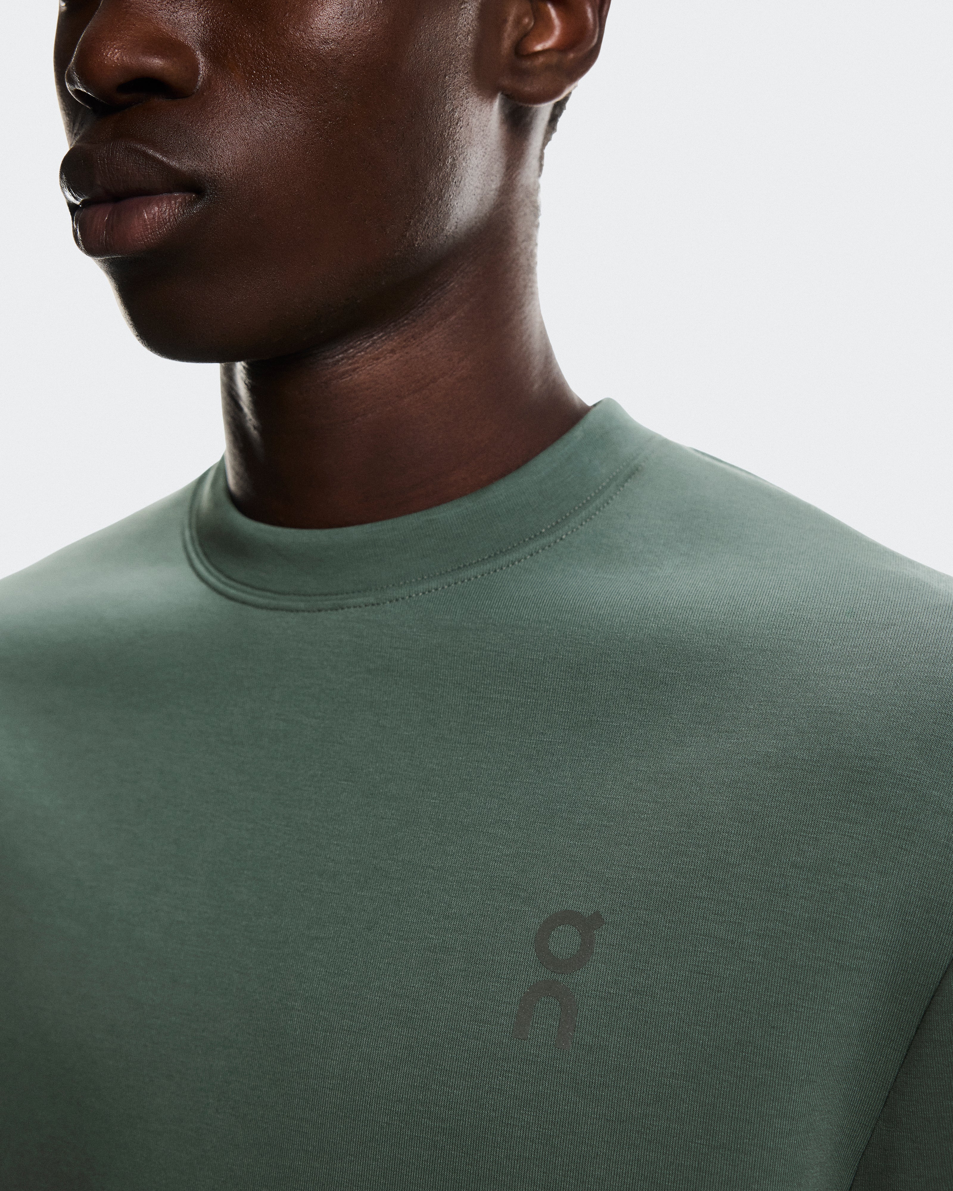 On Focus Tech Crew Olive