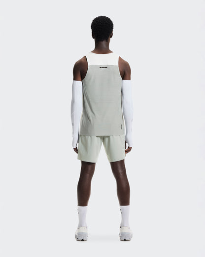 On 7" Performance Shorts Tin