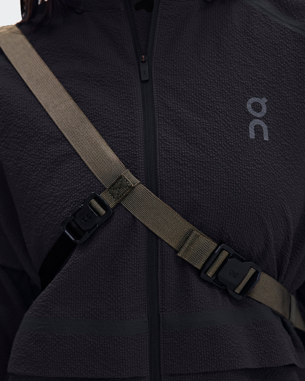 On Sling Pack 9L Olive | Black