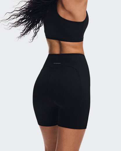 On Train Tights Short 6" Black (Women'S)