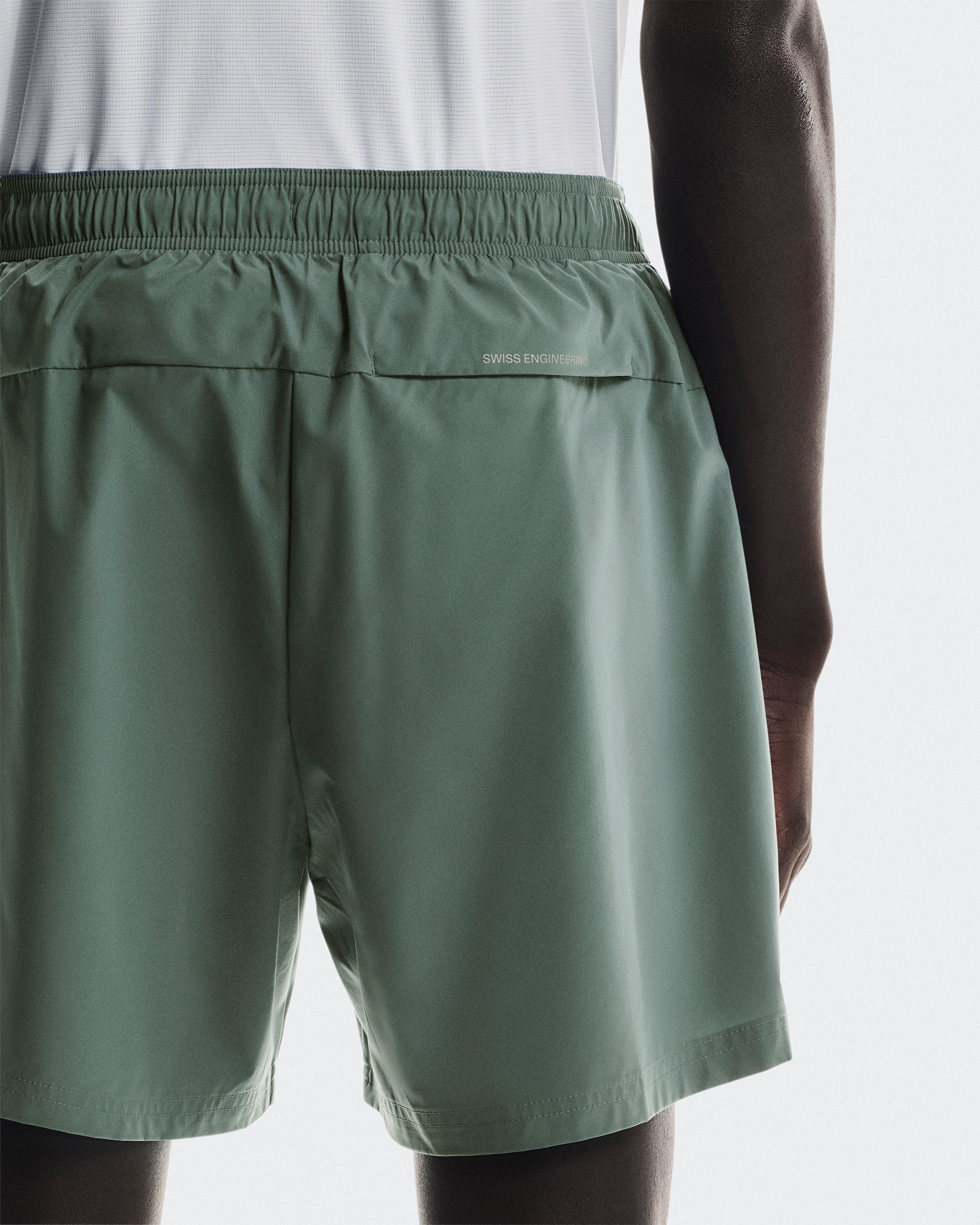 On 5" Core Shorts Olive