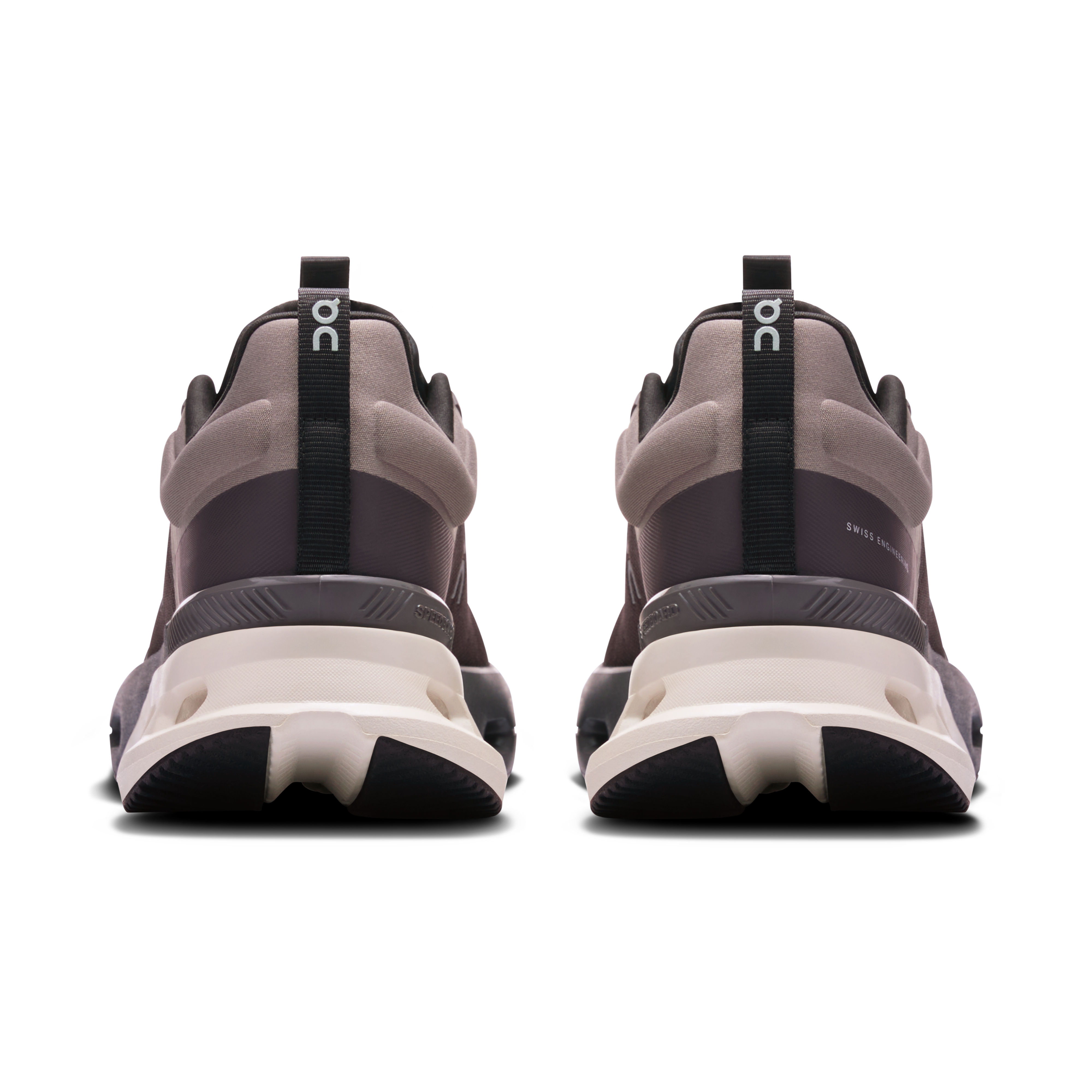 on running cloudnova x pebble black (women's)