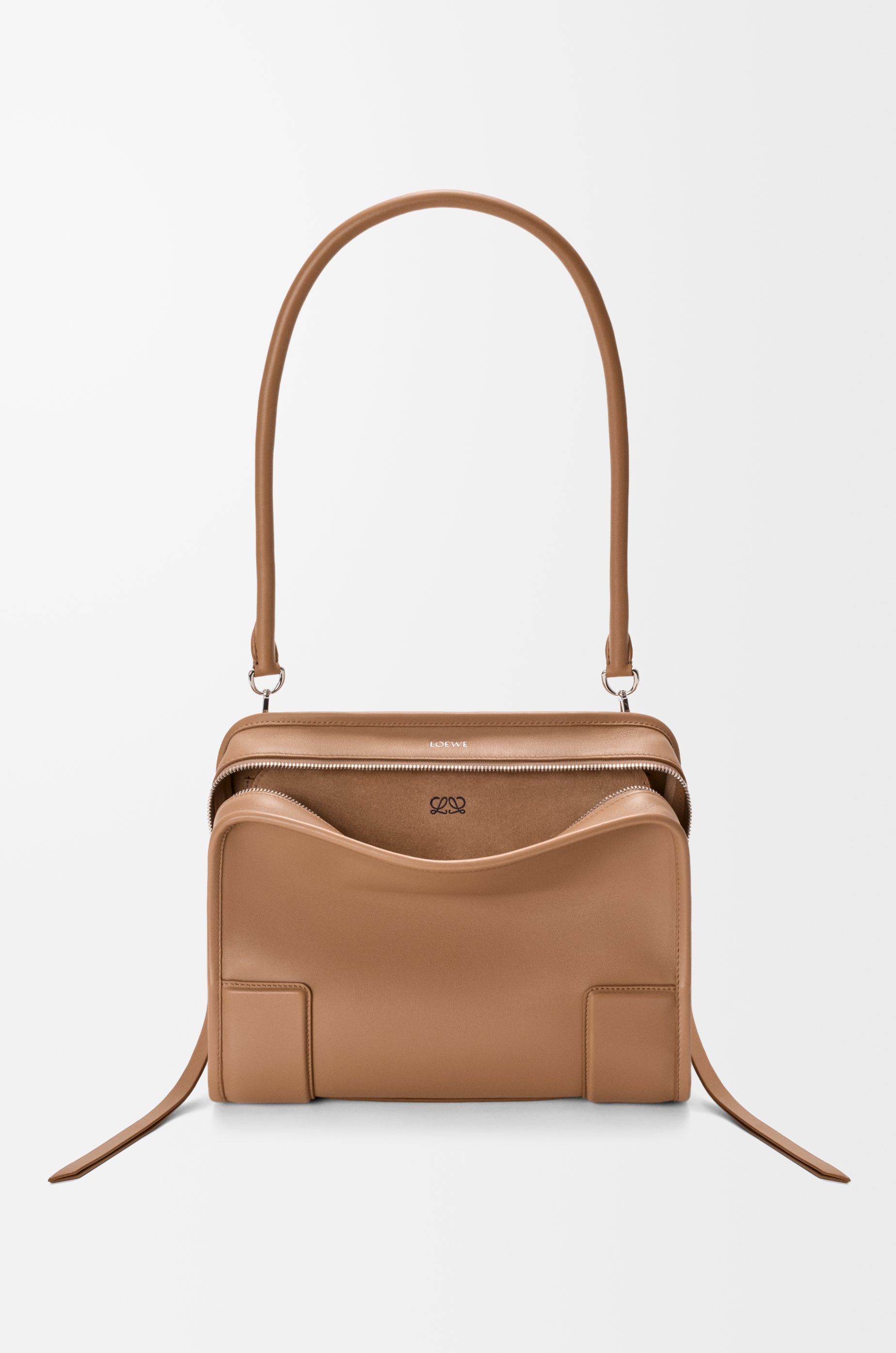 Loewe Medium Amazona 180 bag in soft calfskin