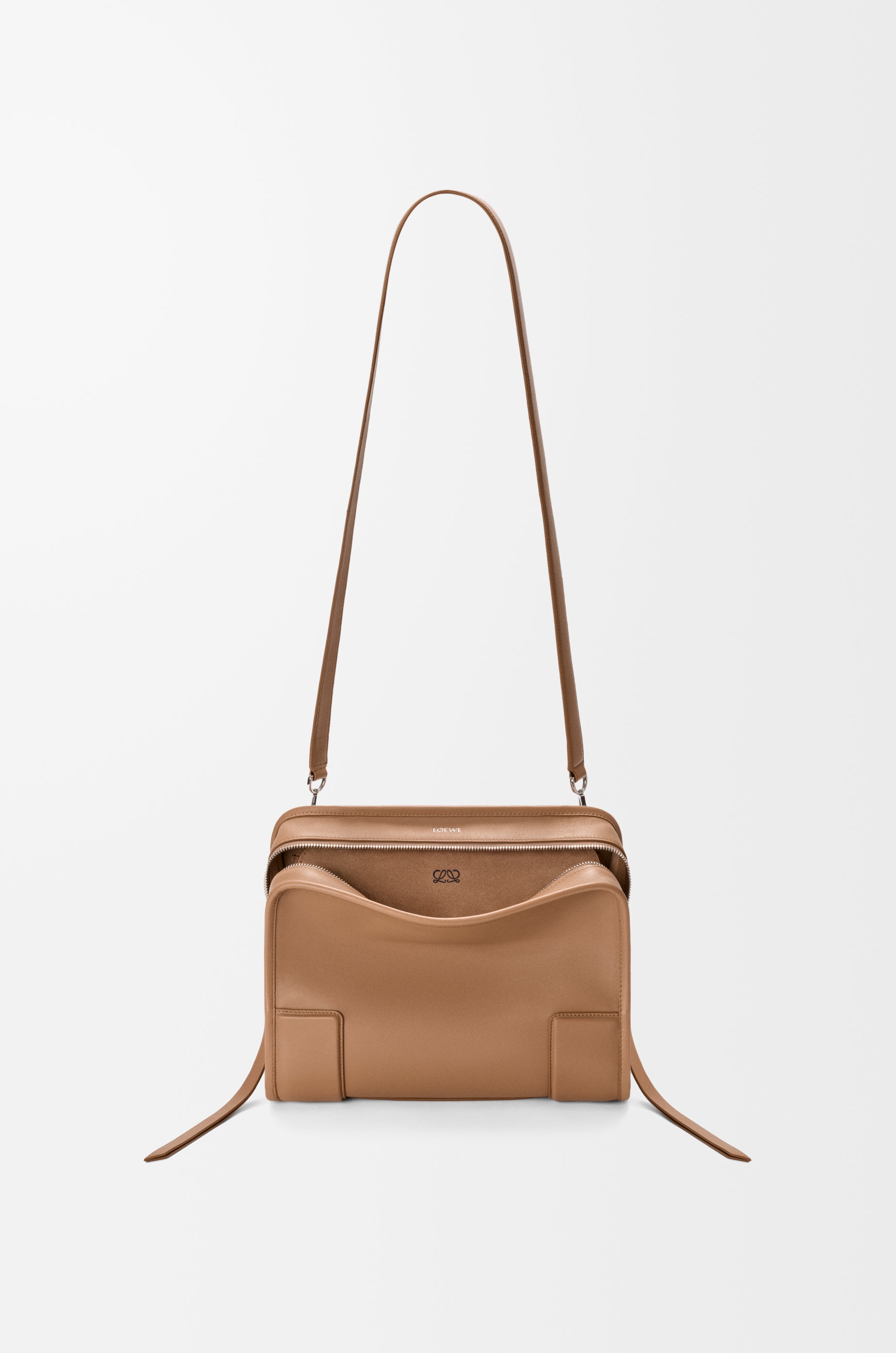 Loewe Medium Amazona 180 bag in soft calfskin