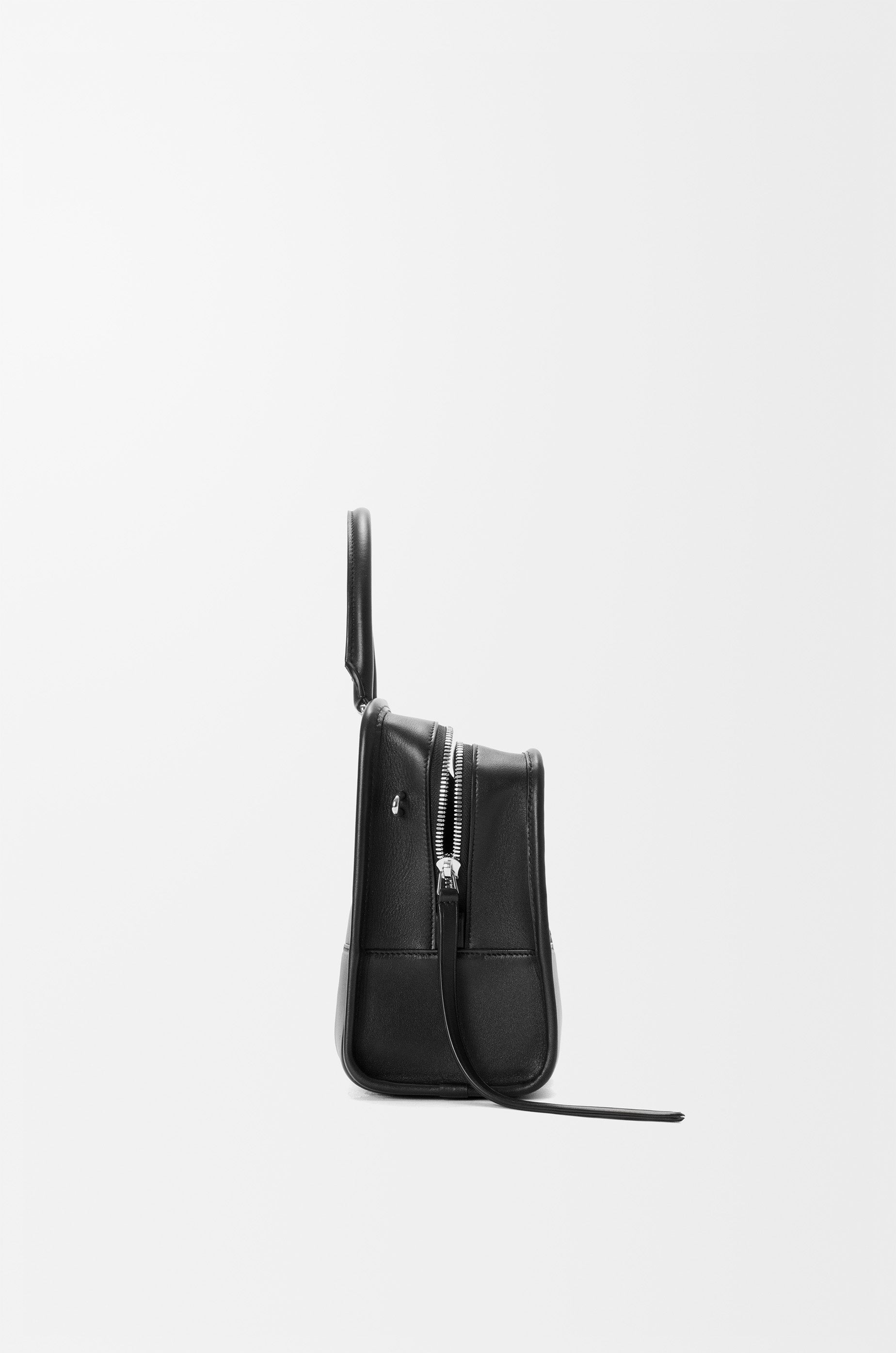 Loewe Medium Amazona 180 bag in woven calfskin