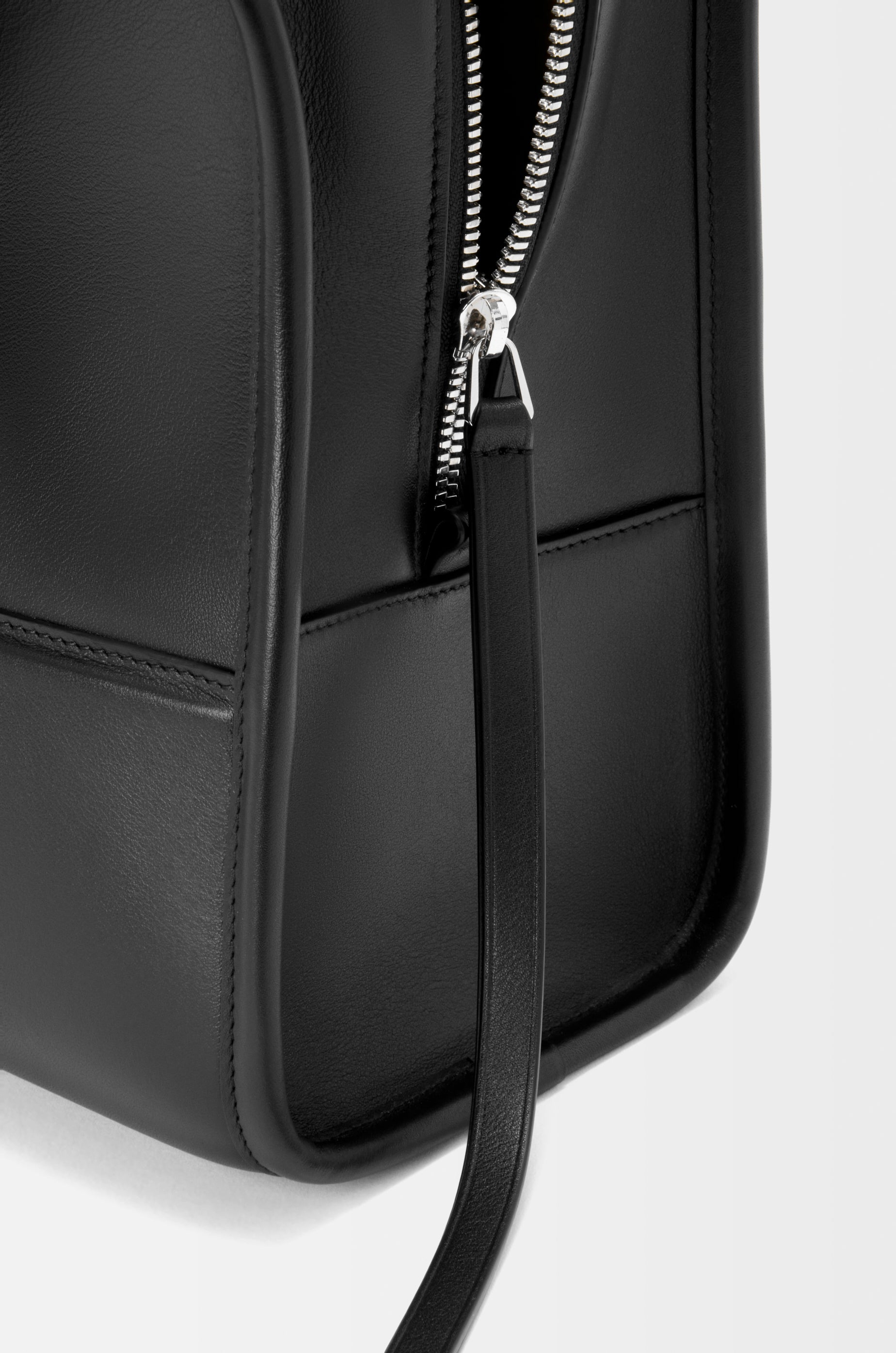 Loewe Large Amazona 180 bag in soft calfskin