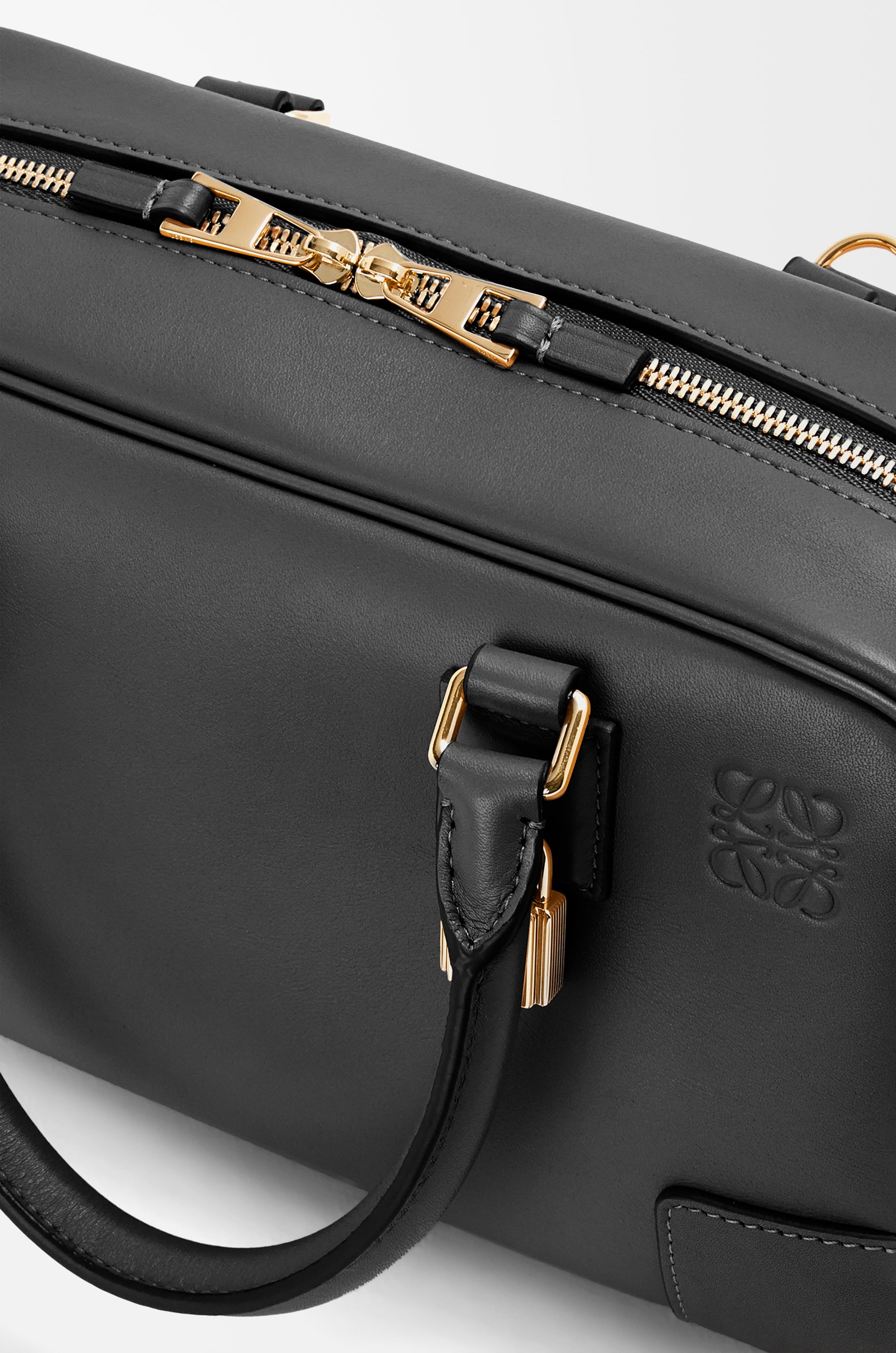 Loewe Amazona 23 bag in nappa calfskin