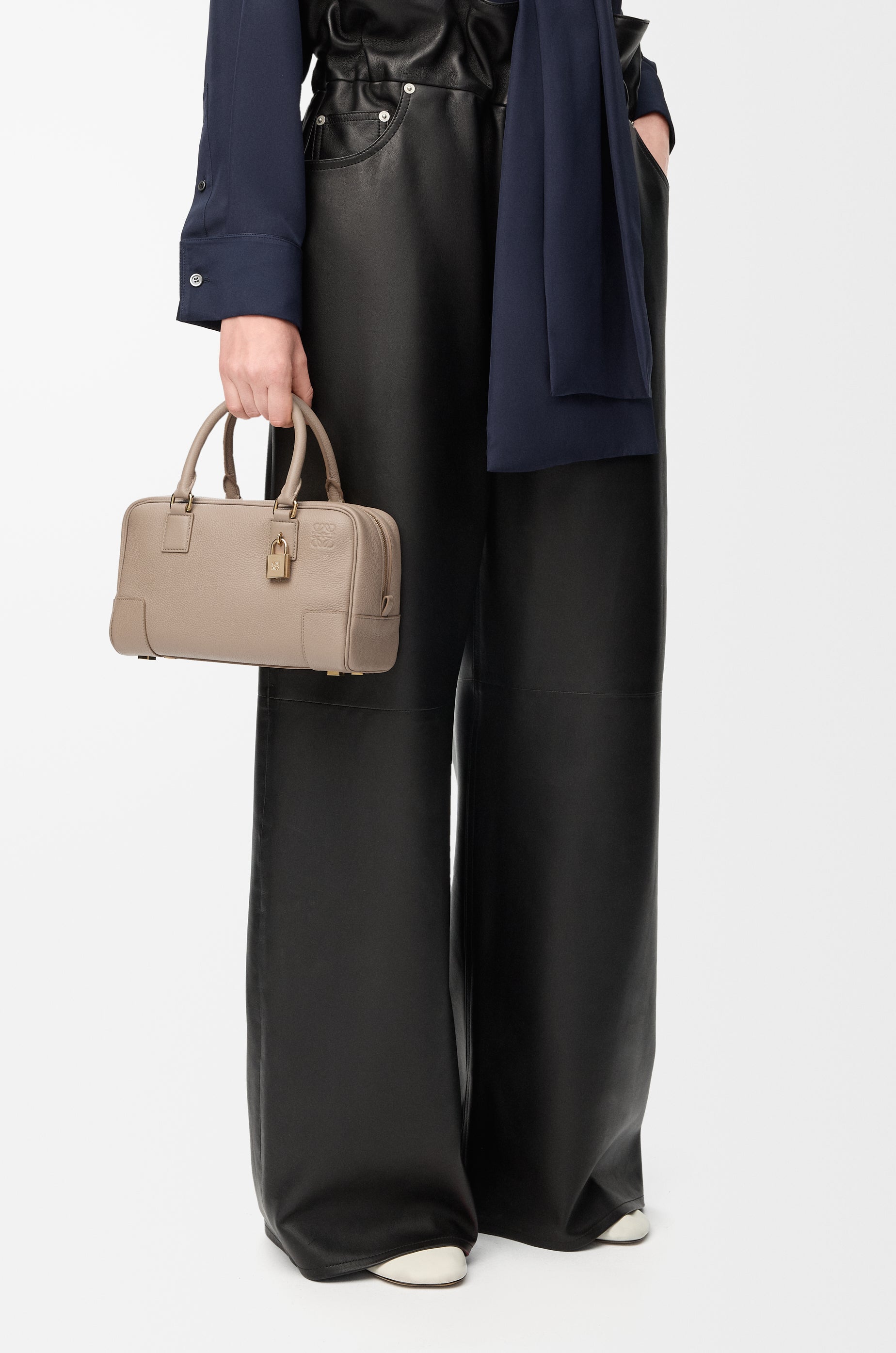 Loewe Amazona 23 bag in soft grained calfskin
