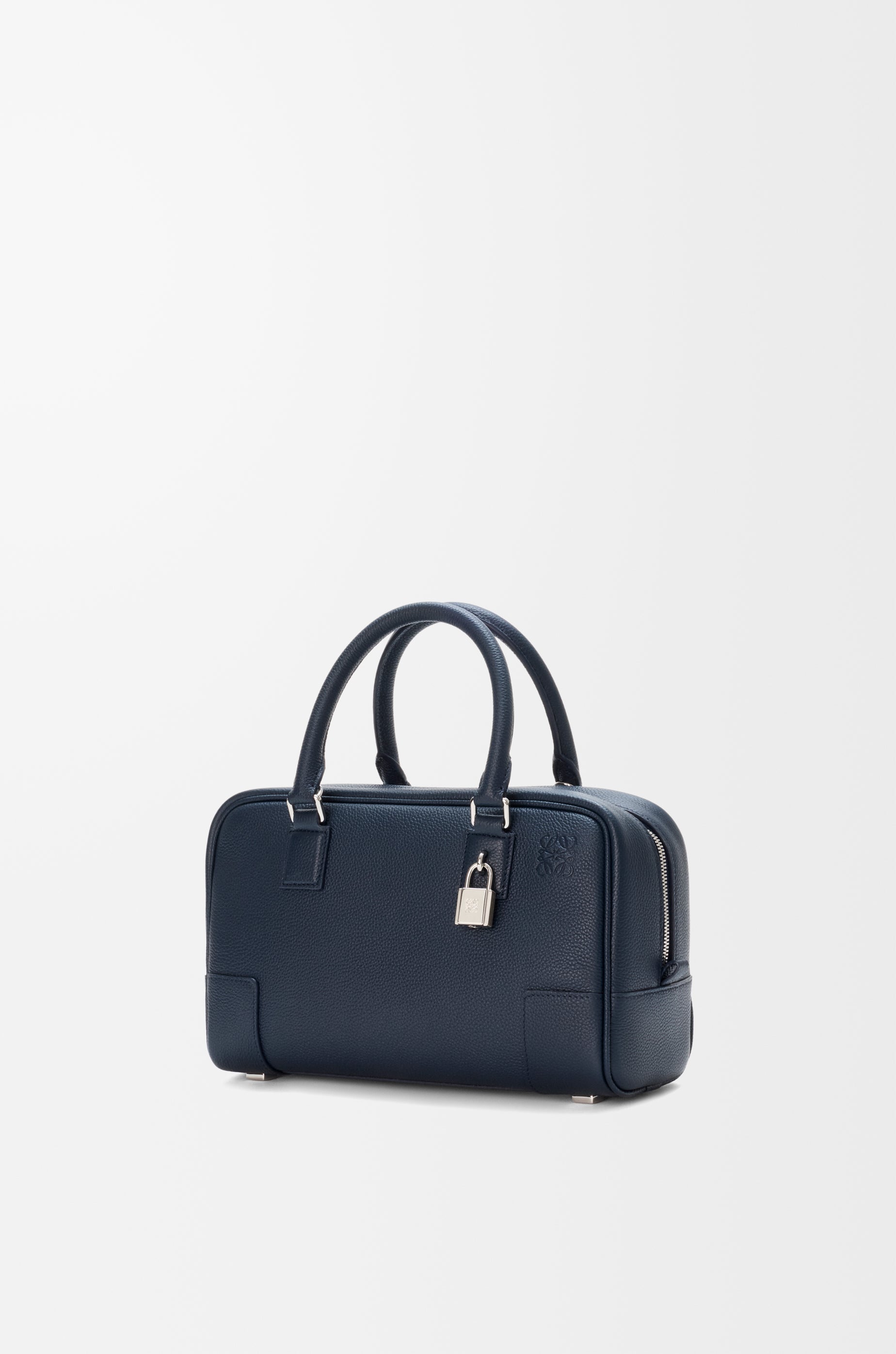 Loewe Amazona 23 bag in soft grained calfskin