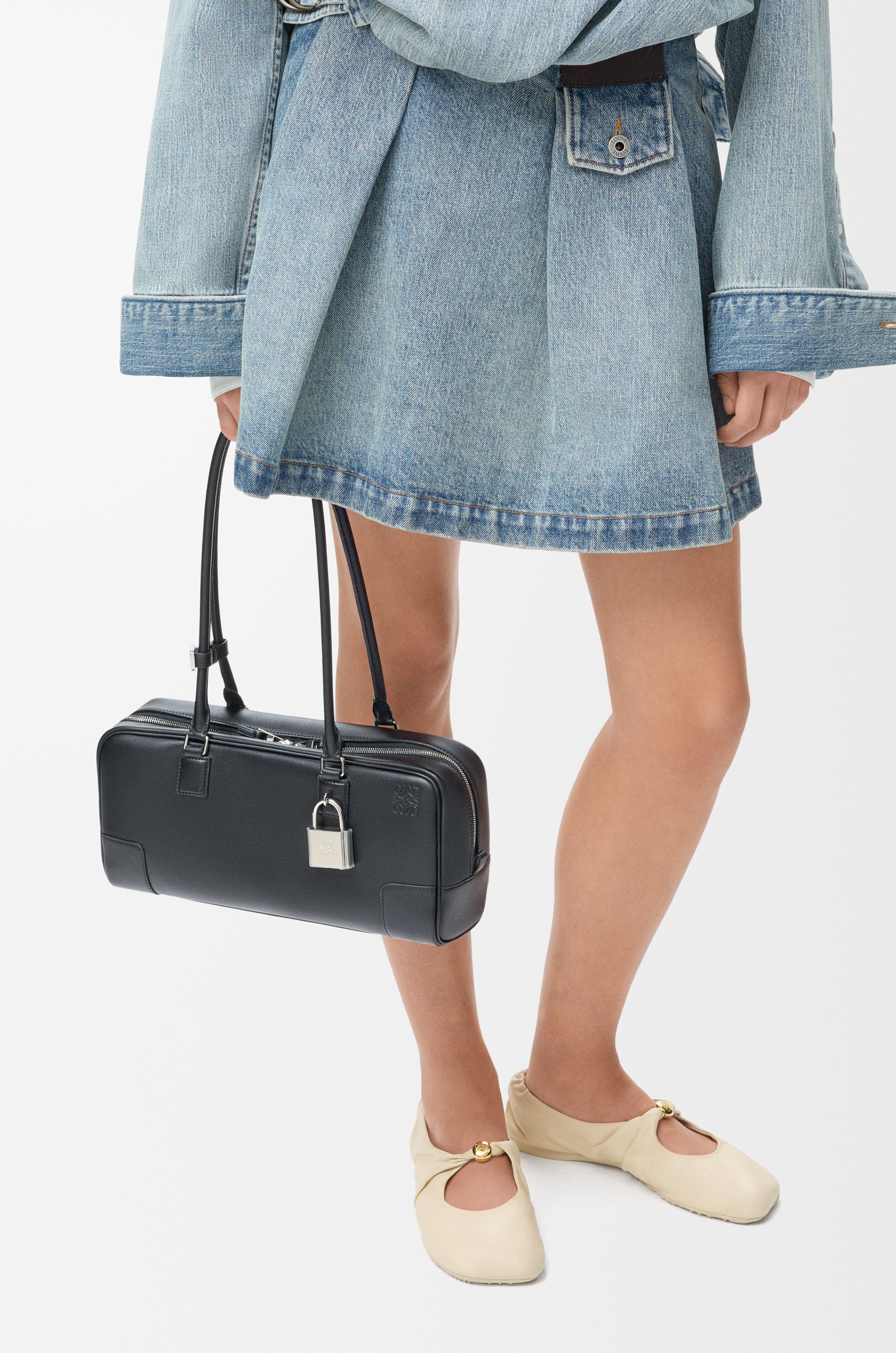Loewe Amazona 31 cropped bag in shiny calfskin