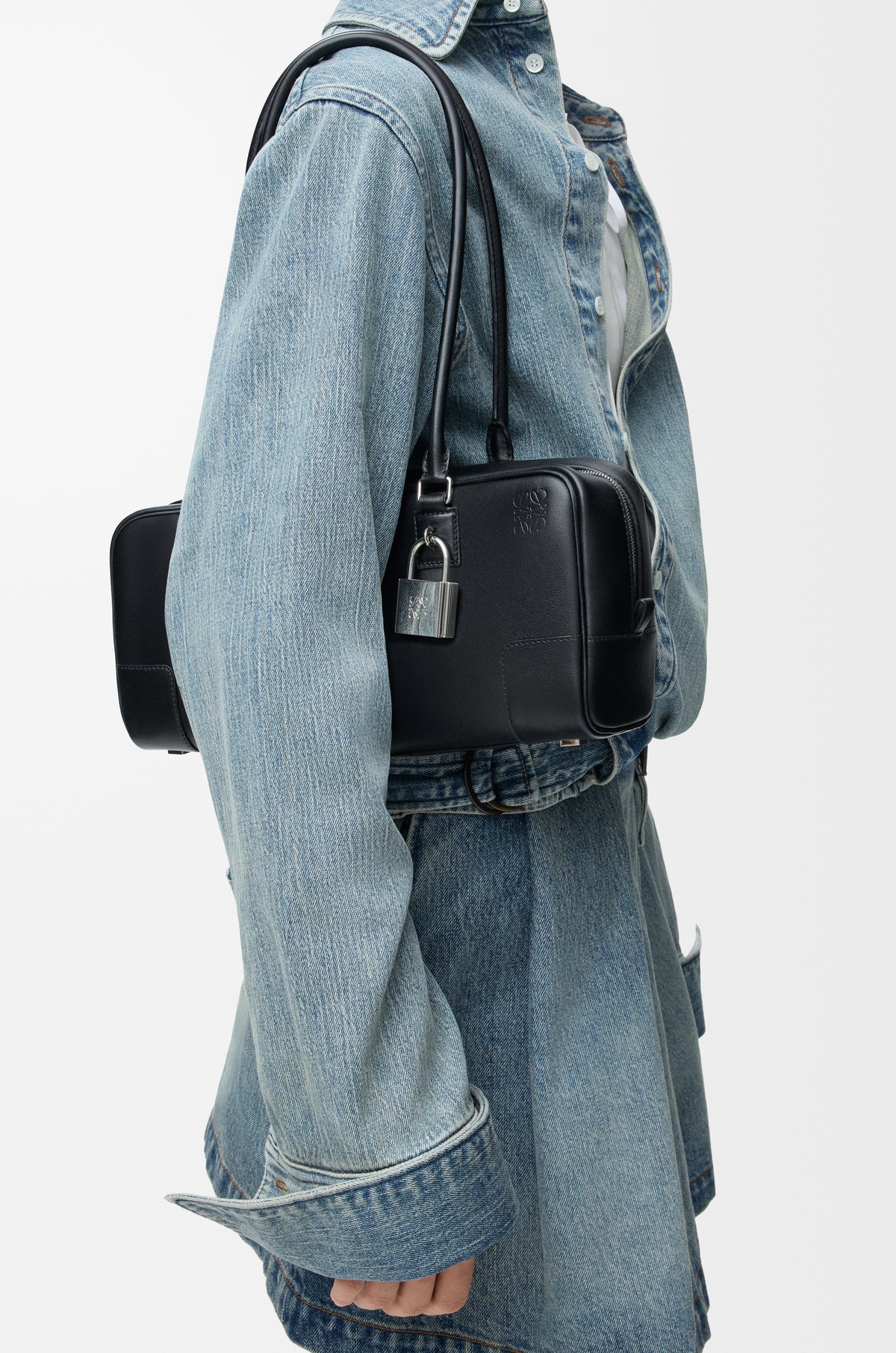 Loewe Amazona 31 cropped bag in shiny calfskin