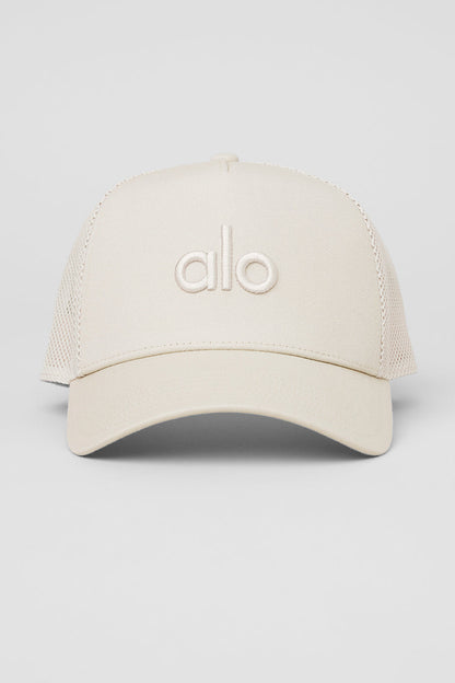 Alo Yoga Women'S District Trucker Hat