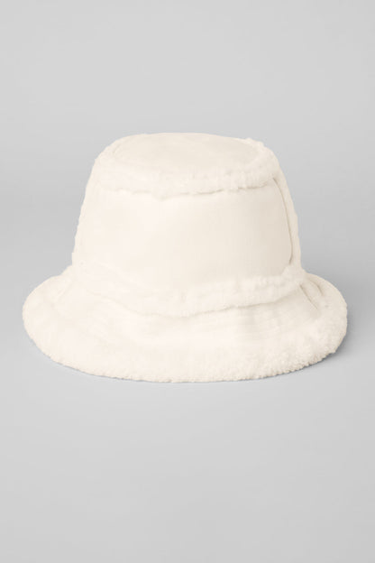 Alo Yoga Women'S Winterfun Bucket Hat