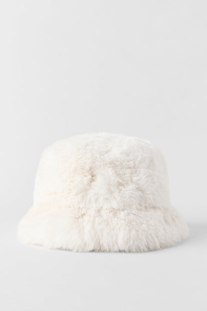 Alo Yoga Women'S Faux Fur Starstruck Bucket Hat