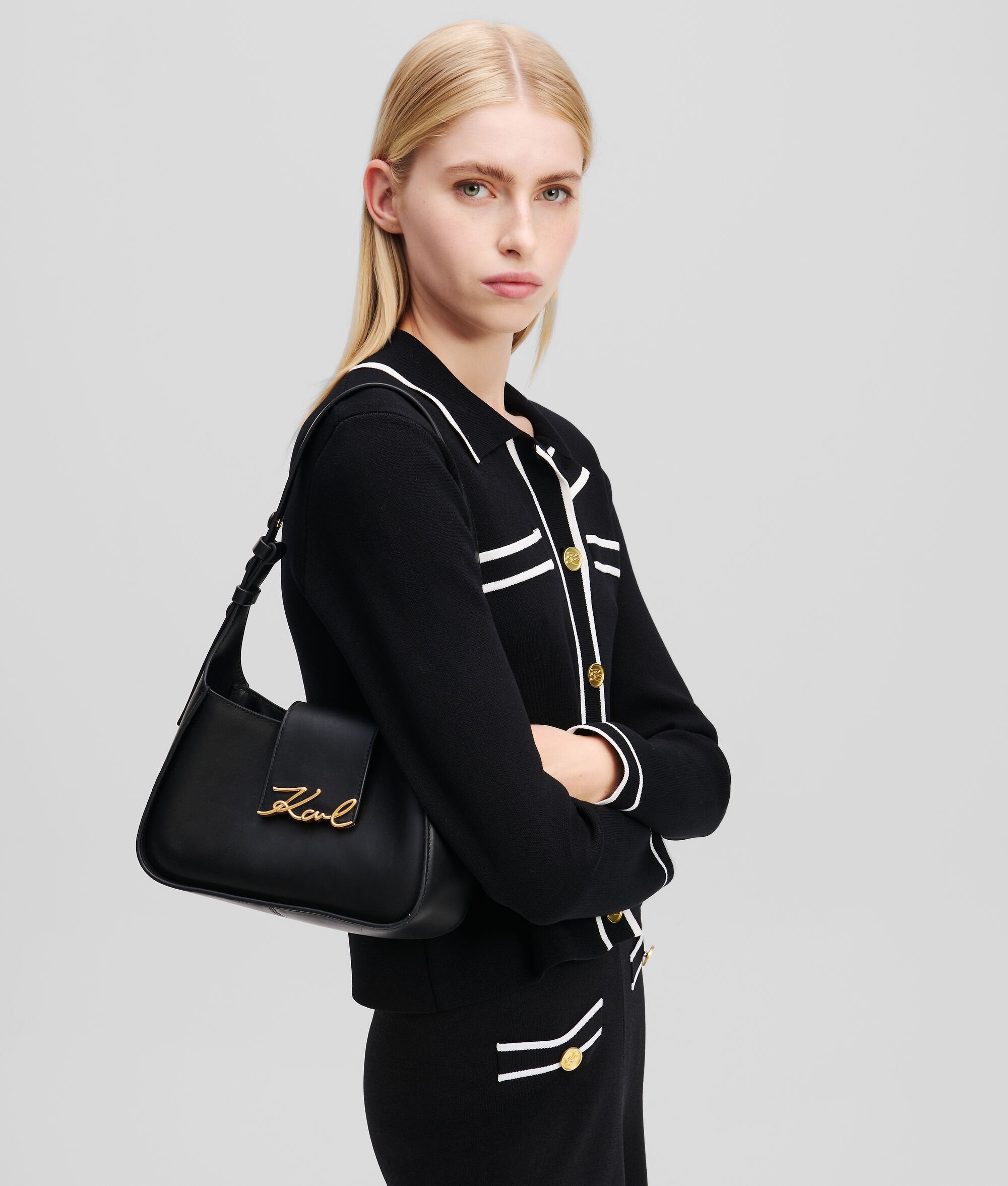 K/Signature Small Shoulder Bag Black/Gold Black/Gold