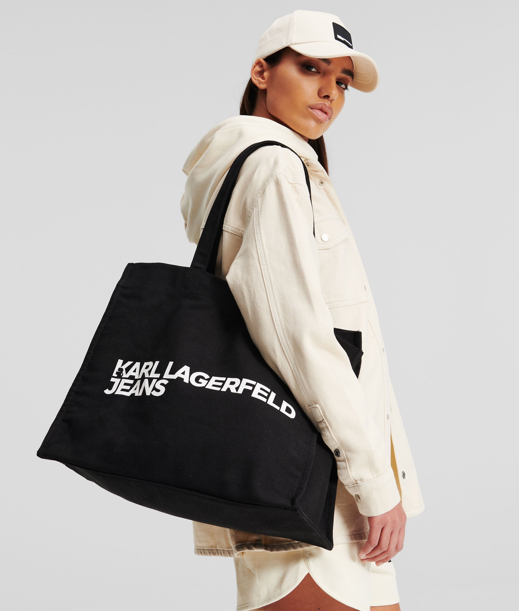 Logo Canvas Shopper Black Black