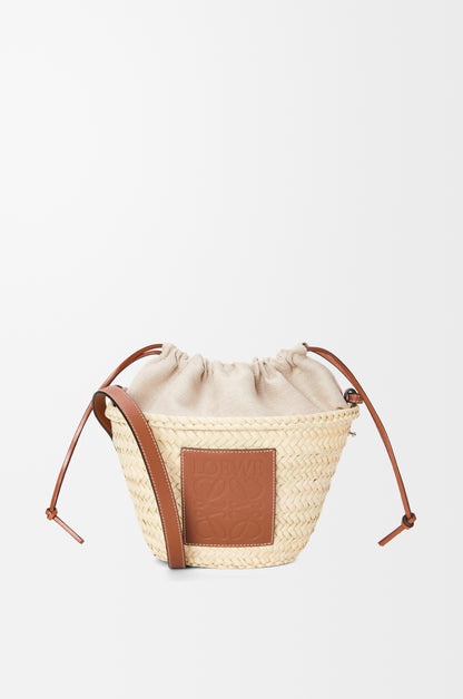 Loewe Drawstring bucket in palm leaf and calfskin