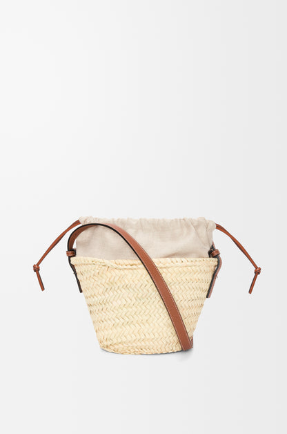 Loewe Drawstring bucket in palm leaf and calfskin