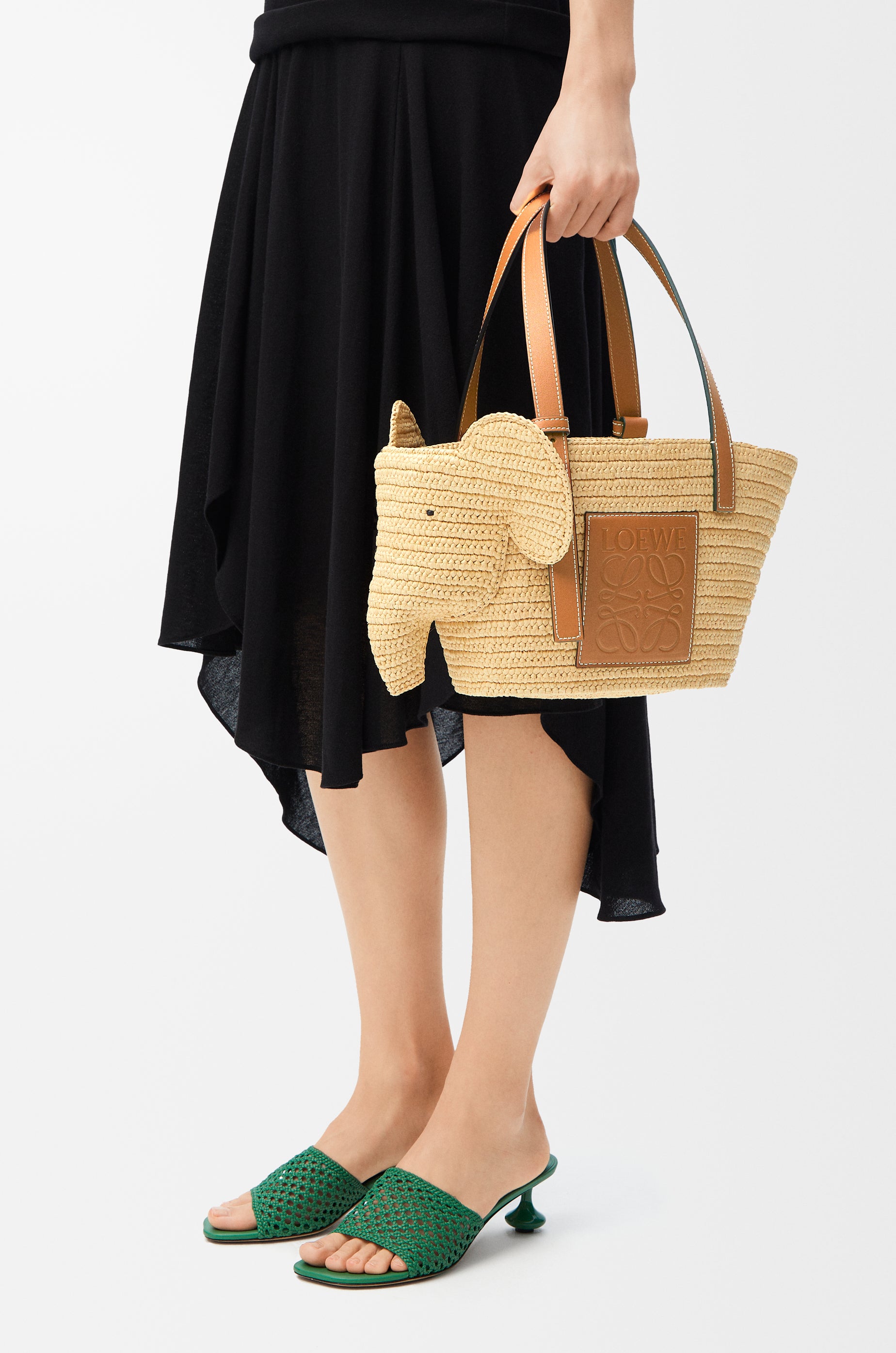 Loewe Small Elephant basket in raffia and calfskin