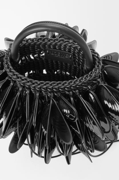 Loewe Shell bucket in woven calfskin