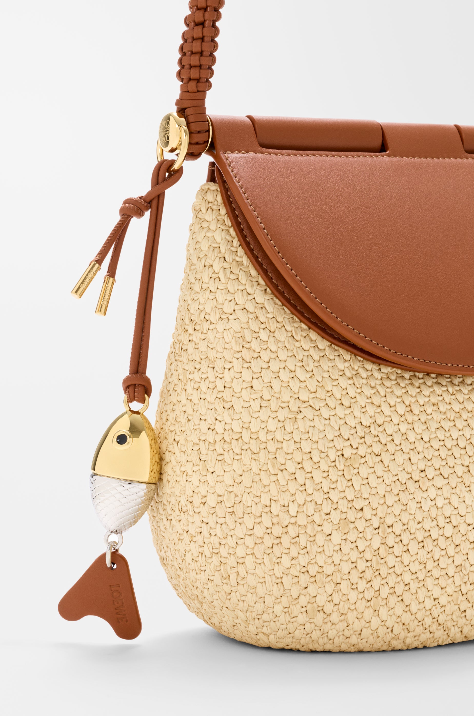 Loewe Medium Pescador bag in raffia and calfskin