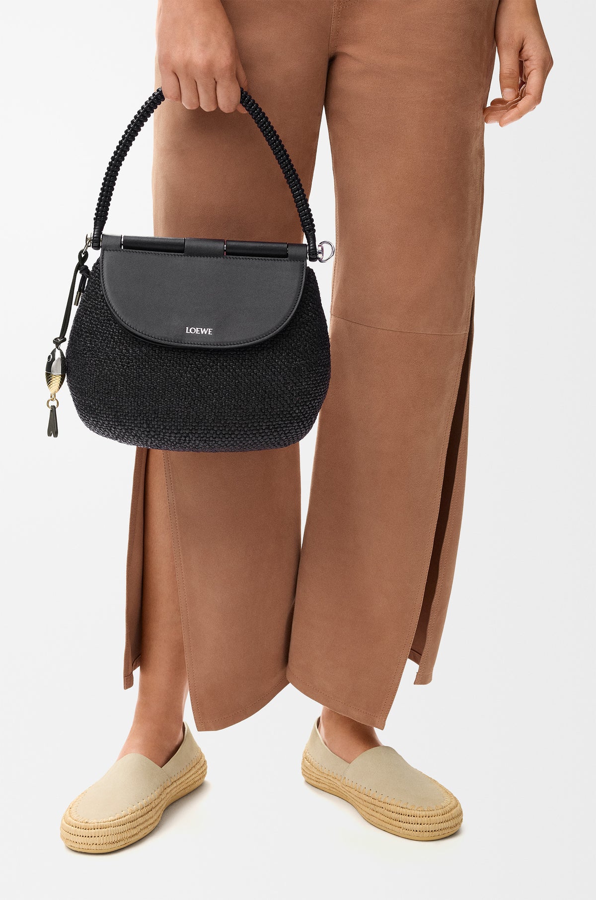 Loewe Medium Pescador bag in raffia and calfskin