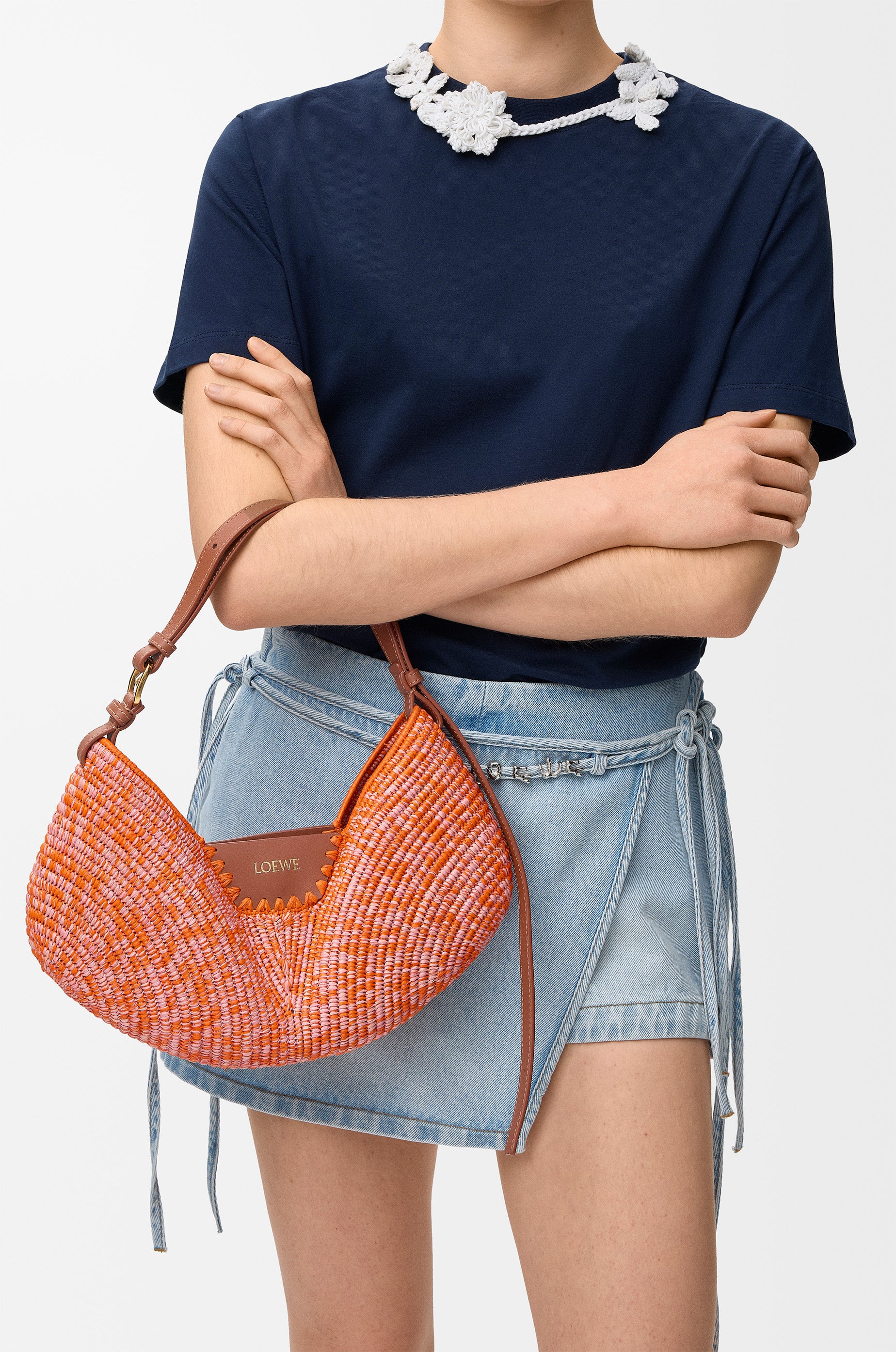 Loewe Medium Loewe Swing bag in raffia and calfskin