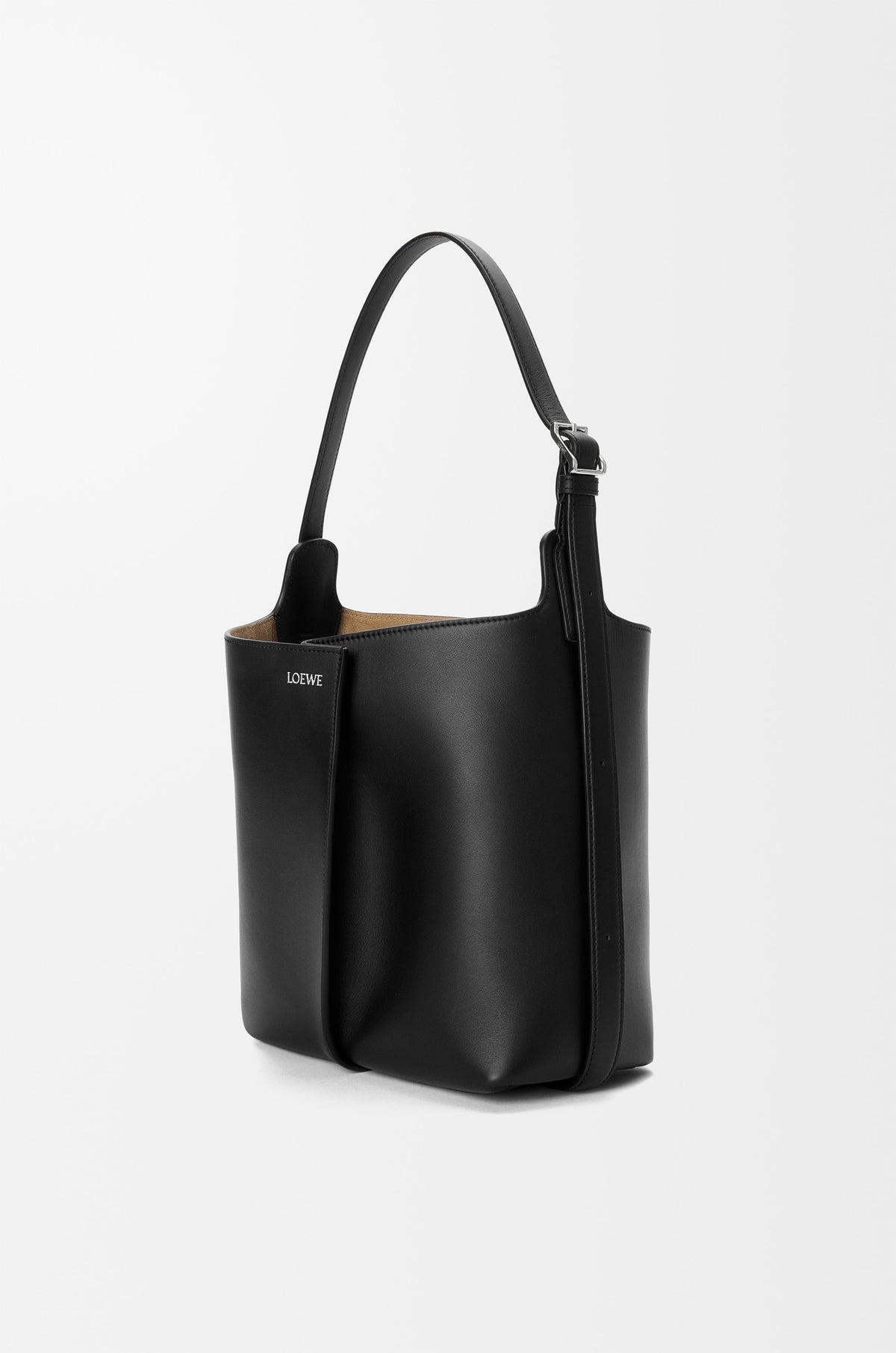 Loewe Medium Bilbao bucket in smooth calfskin
