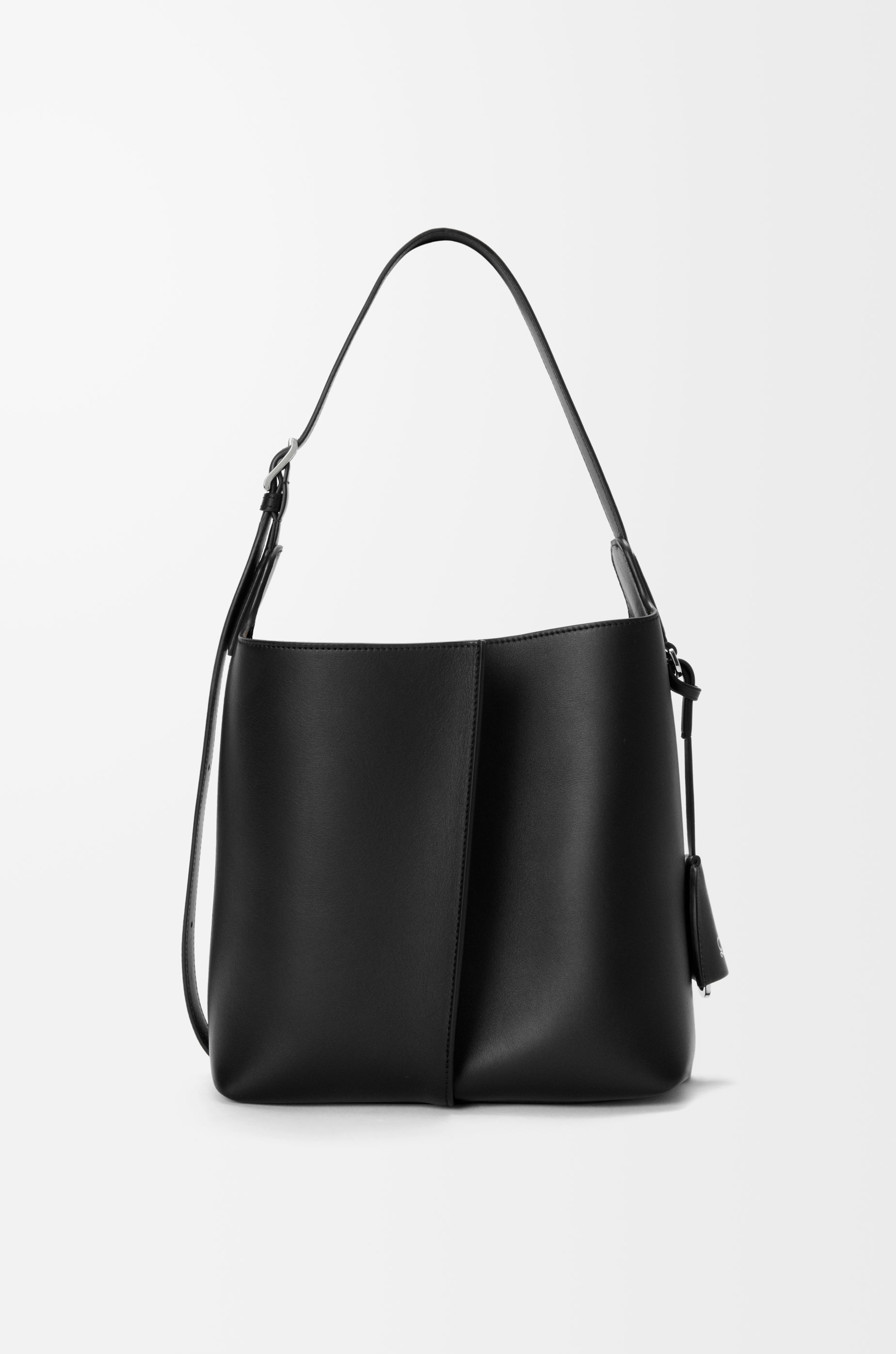 Loewe Medium Bilbao bucket in smooth calfskin