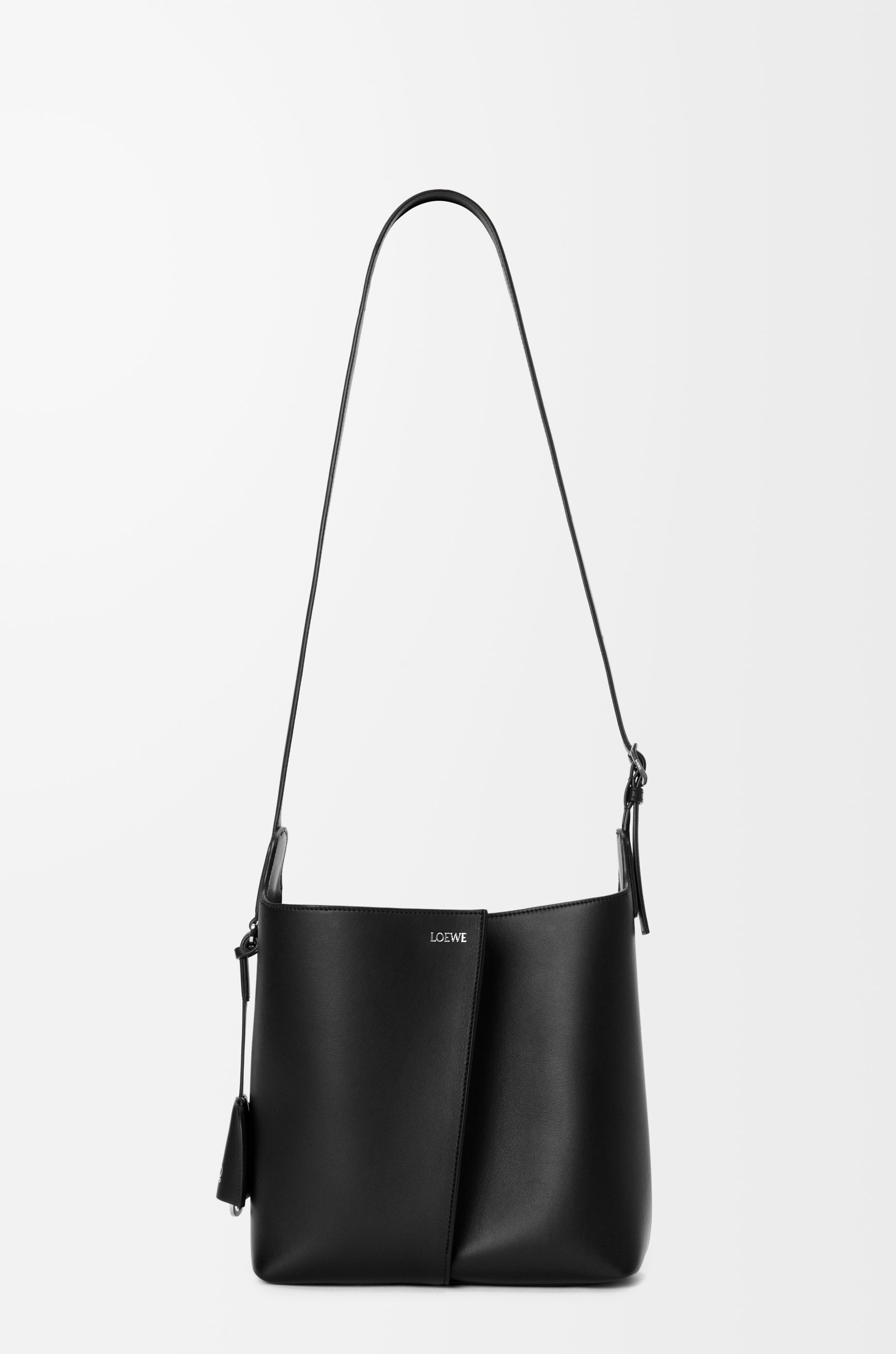 Loewe Medium Bilbao bucket in smooth calfskin
