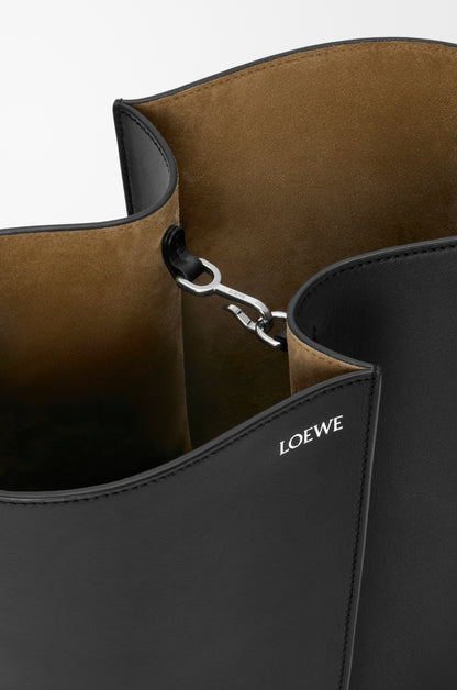 Loewe Medium Bilbao bucket in smooth calfskin